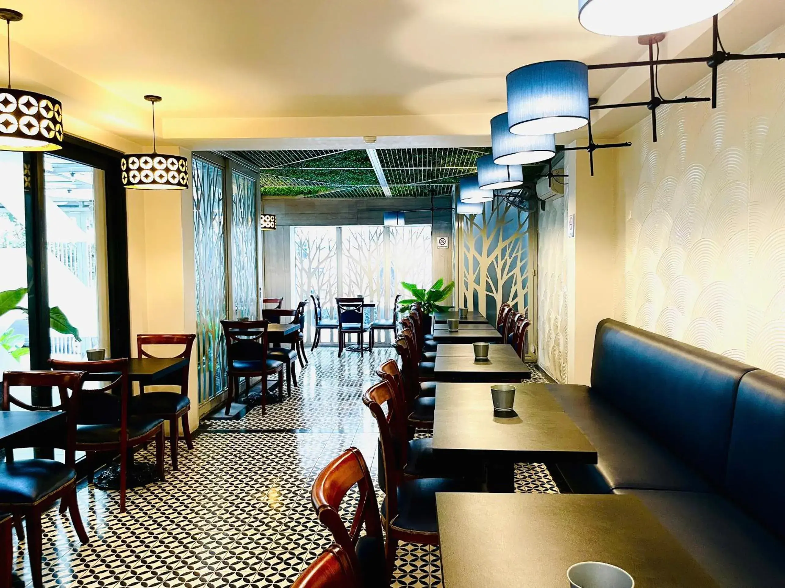 Restaurant/places to eat in Royal Dragon Boutique Hotel Restaurant/places to eat in Royal Dragon Boutique Hotel