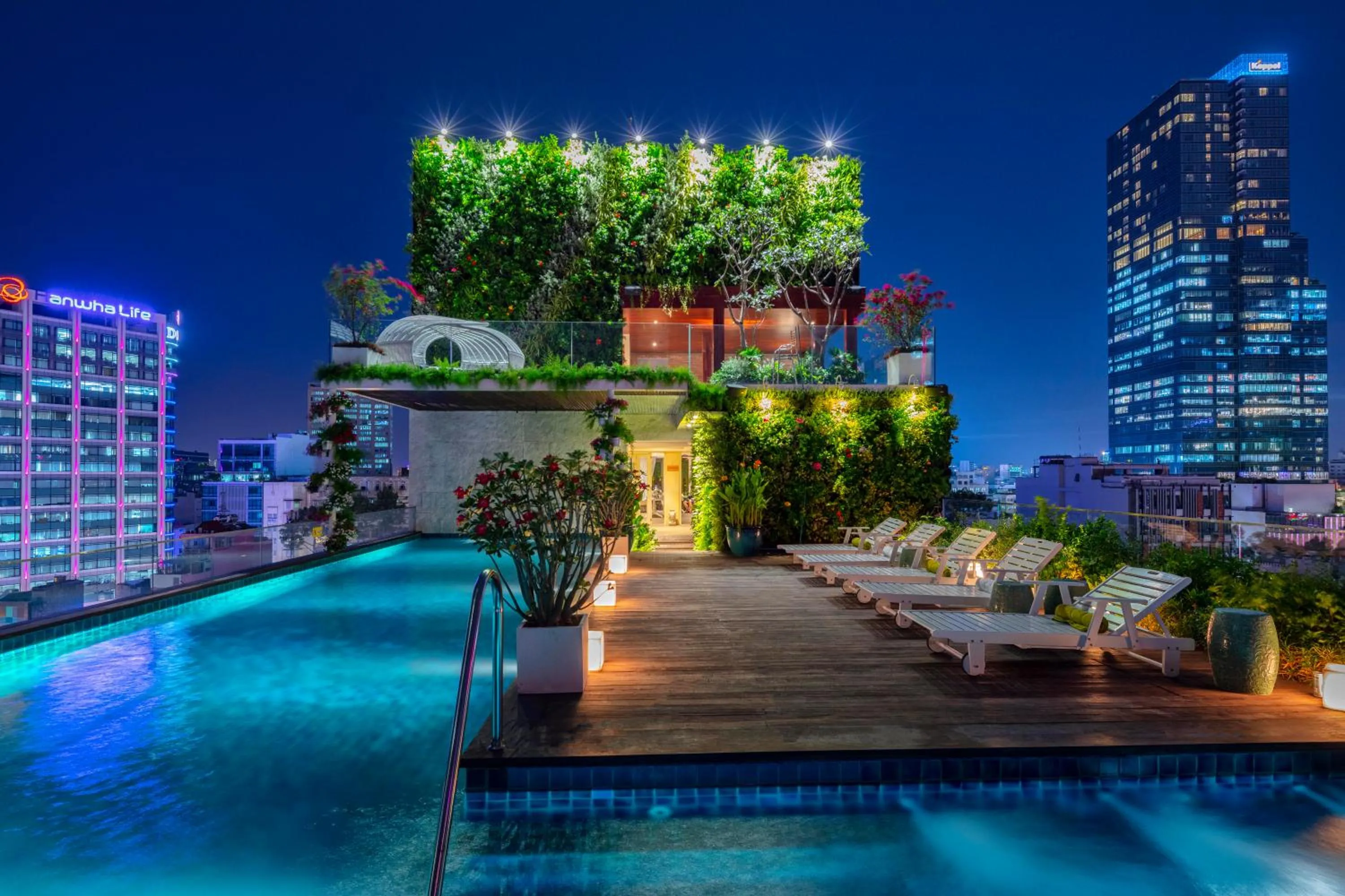 Swimming pool in Au Lac Charner Hotel