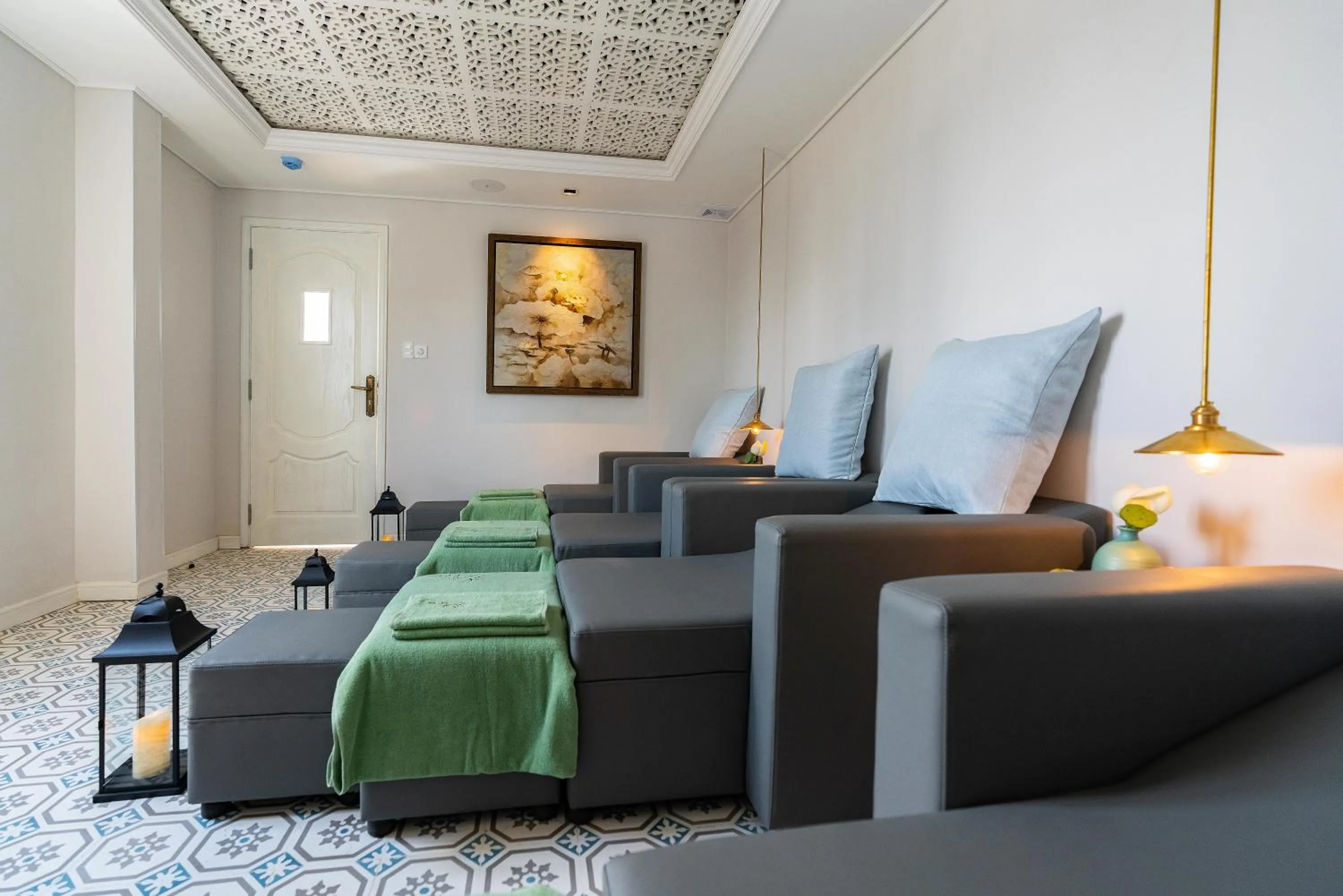 Massage in Au Lac Charner Hotel