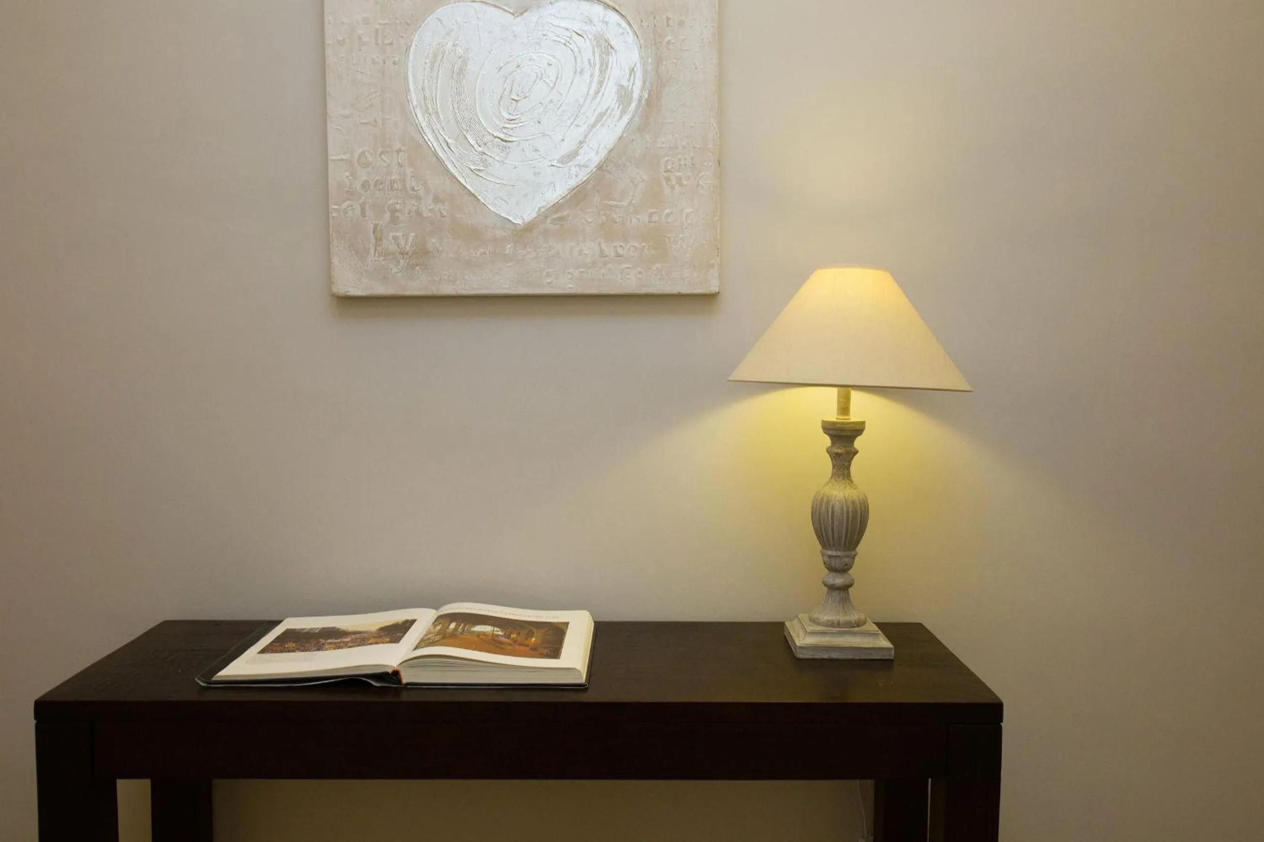 Decorative detail in Opening Doors Aribau