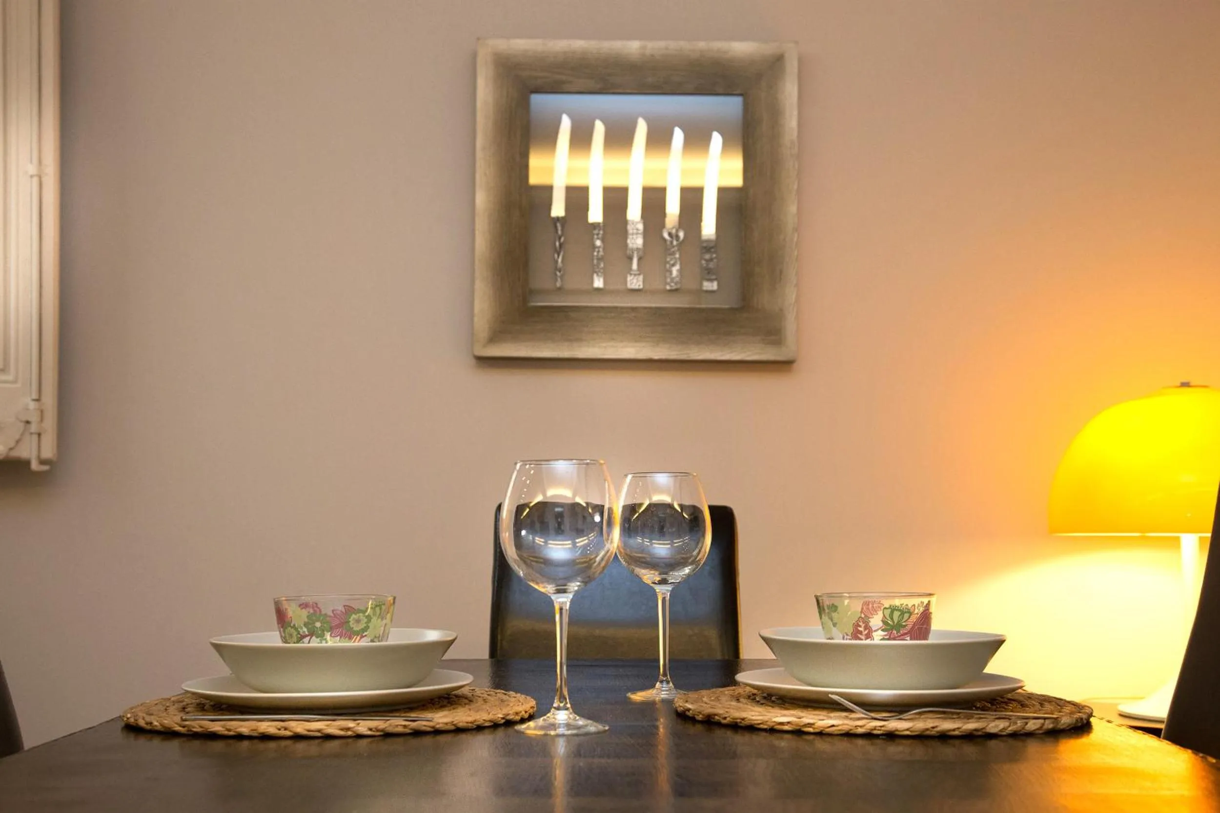 Dining area in Opening Doors Aribau