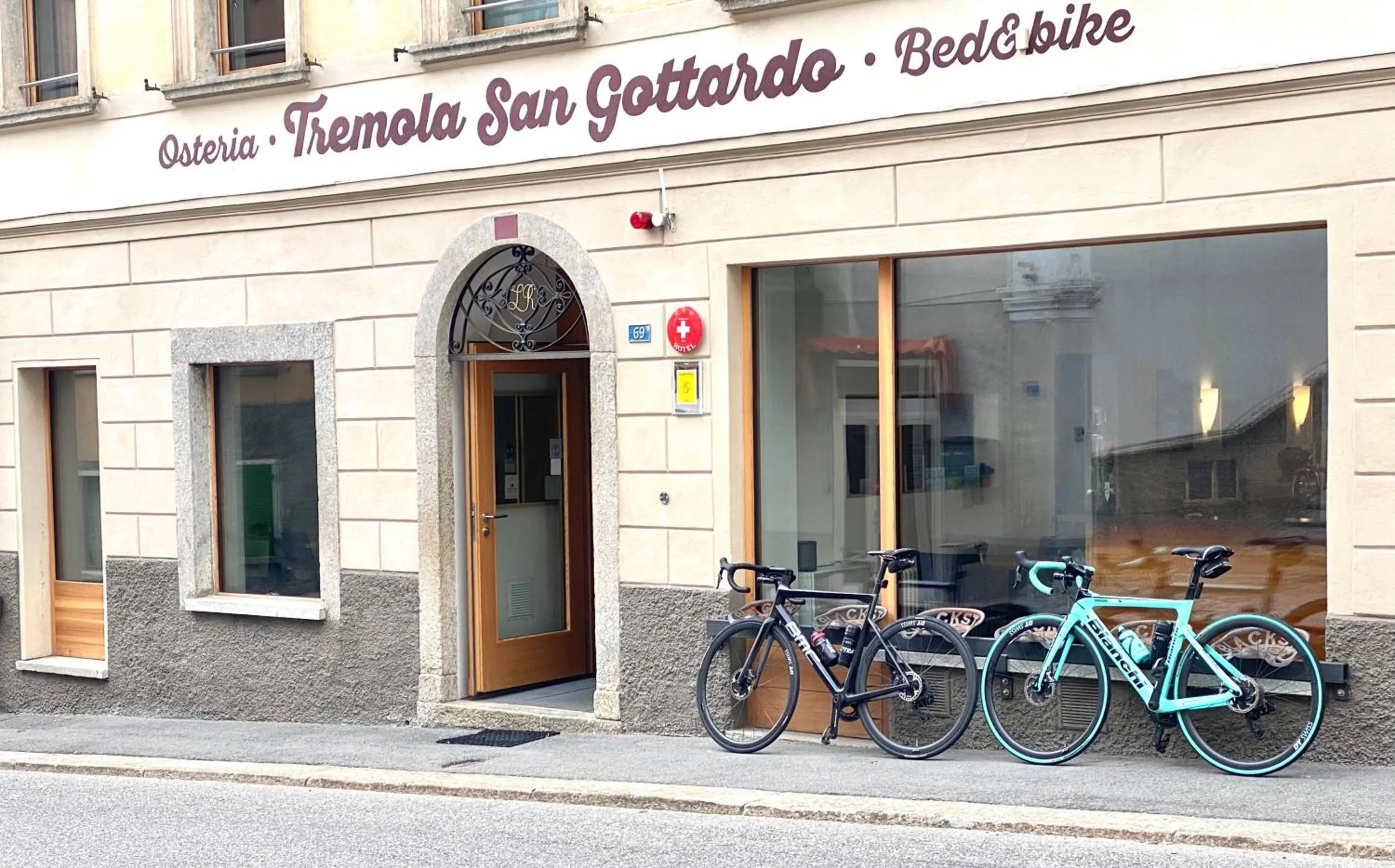 Property building in Bed&Bike Tremola San Gottardo