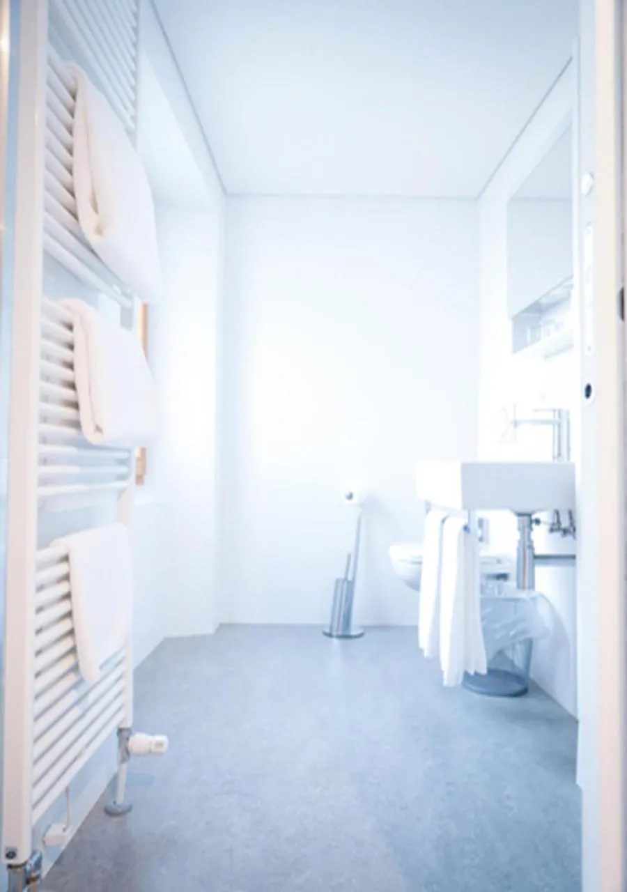 Shower in Bed&Bike Tremola San Gottardo