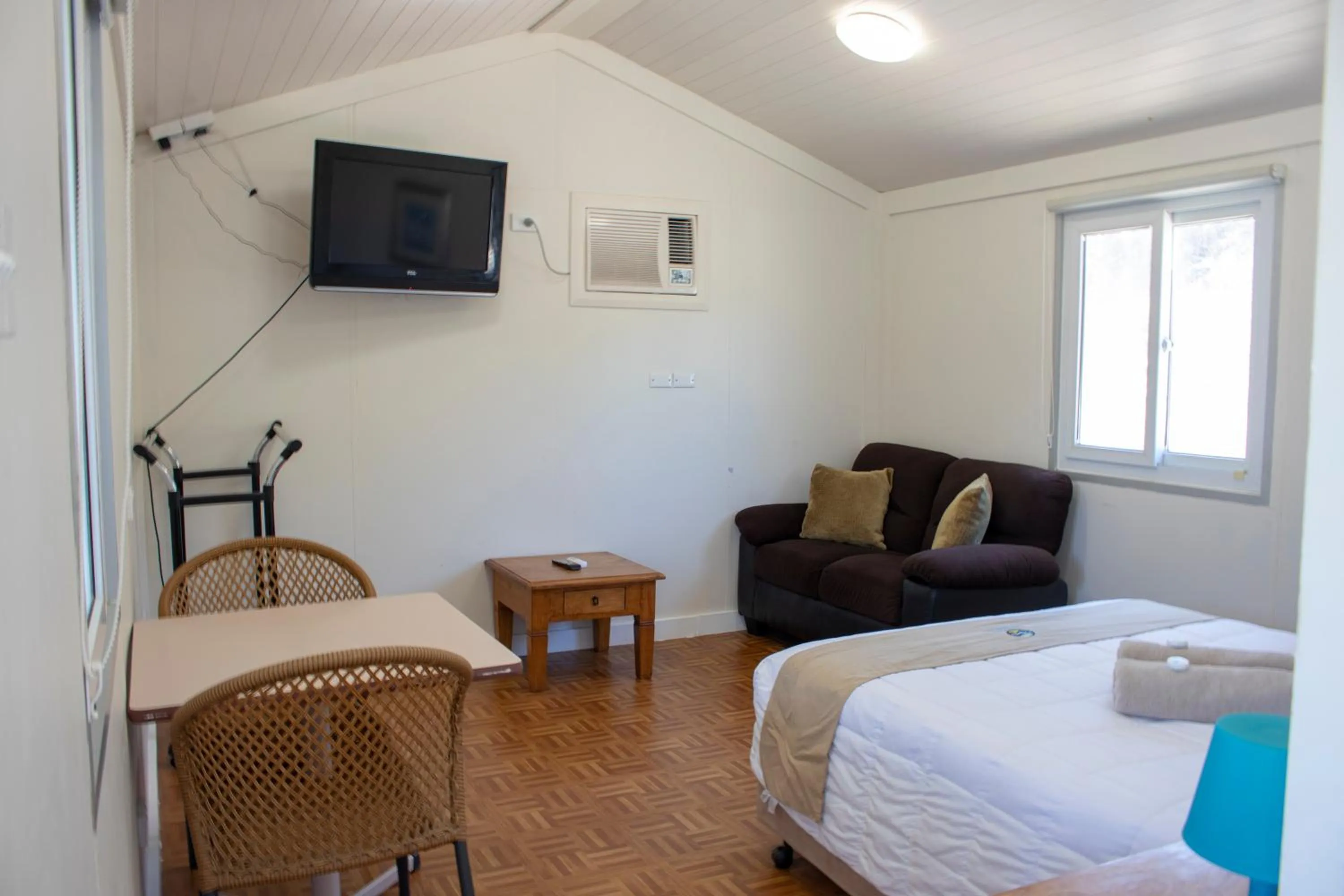 Photo of the whole room, Bed in Seaspray Beach Holiday Park