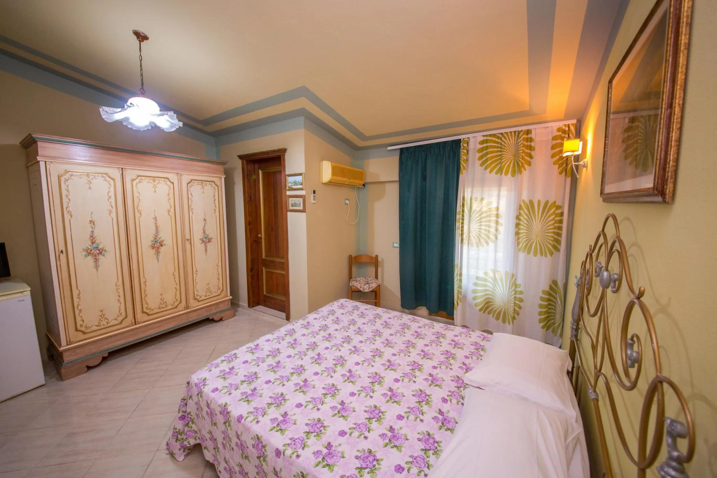 Hotel "SAN SAENA "