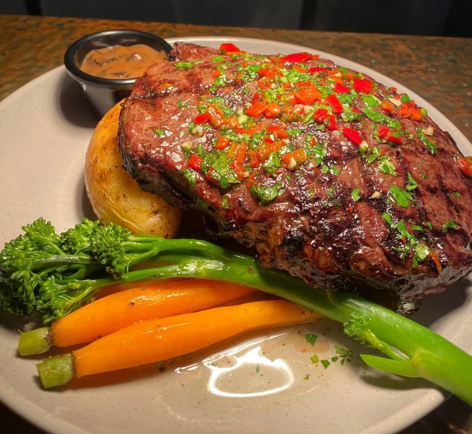 Restaurant/places to eat in Ascot Motor Inn