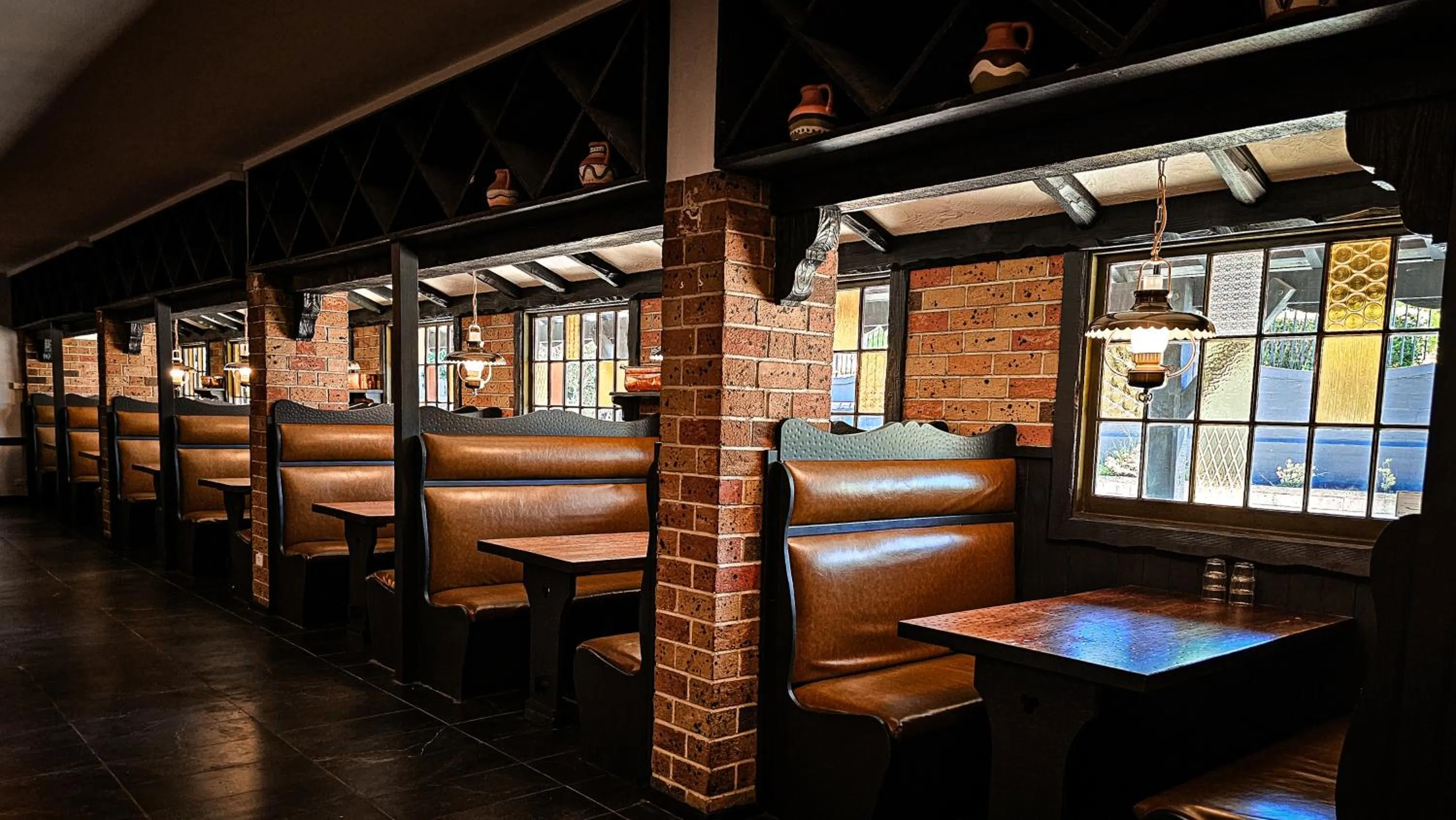 Restaurant/places to eat in Ascot Motor Inn