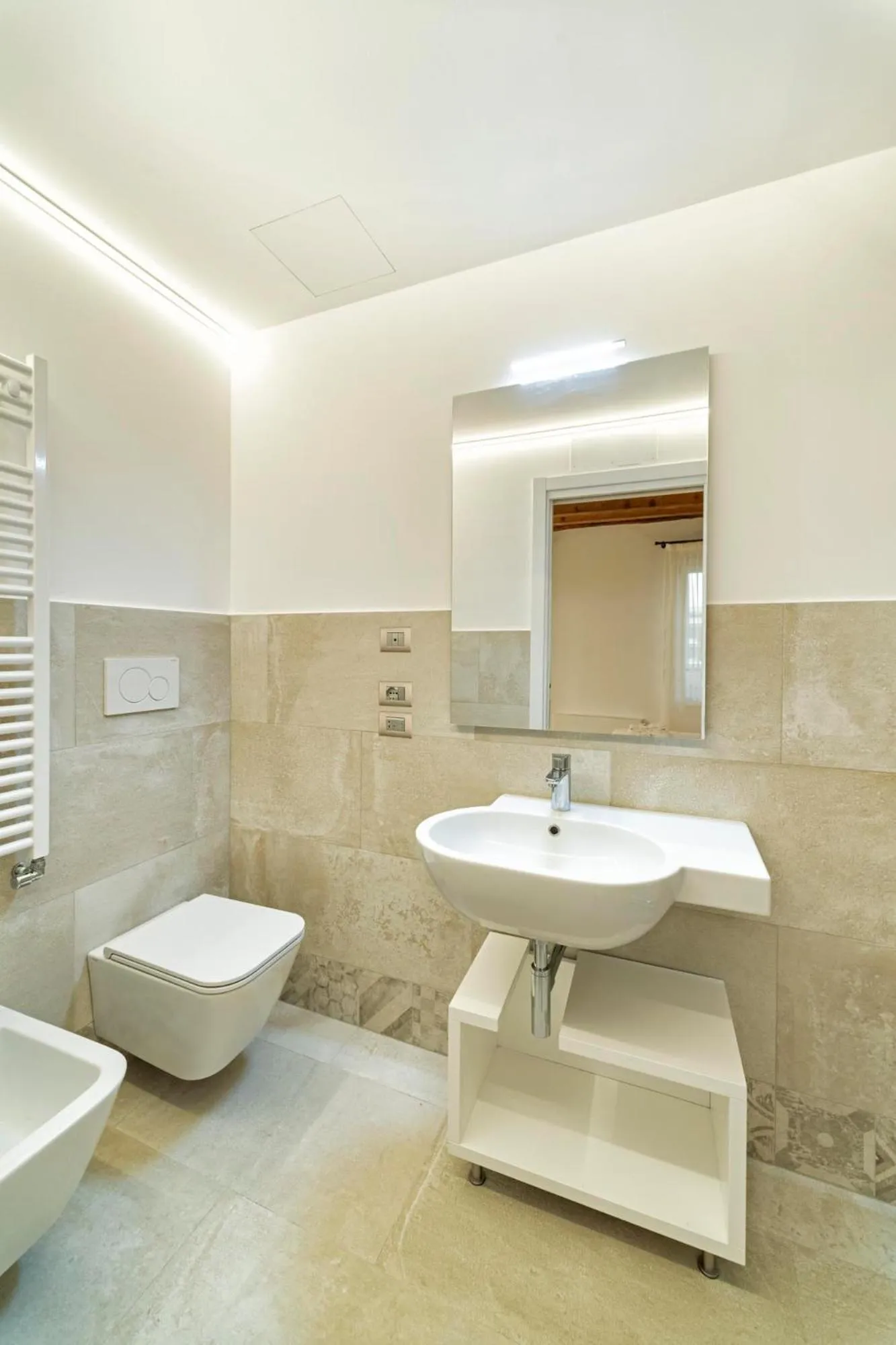 Toilet in Ca' de la Fonte - WENICE Deep Culture