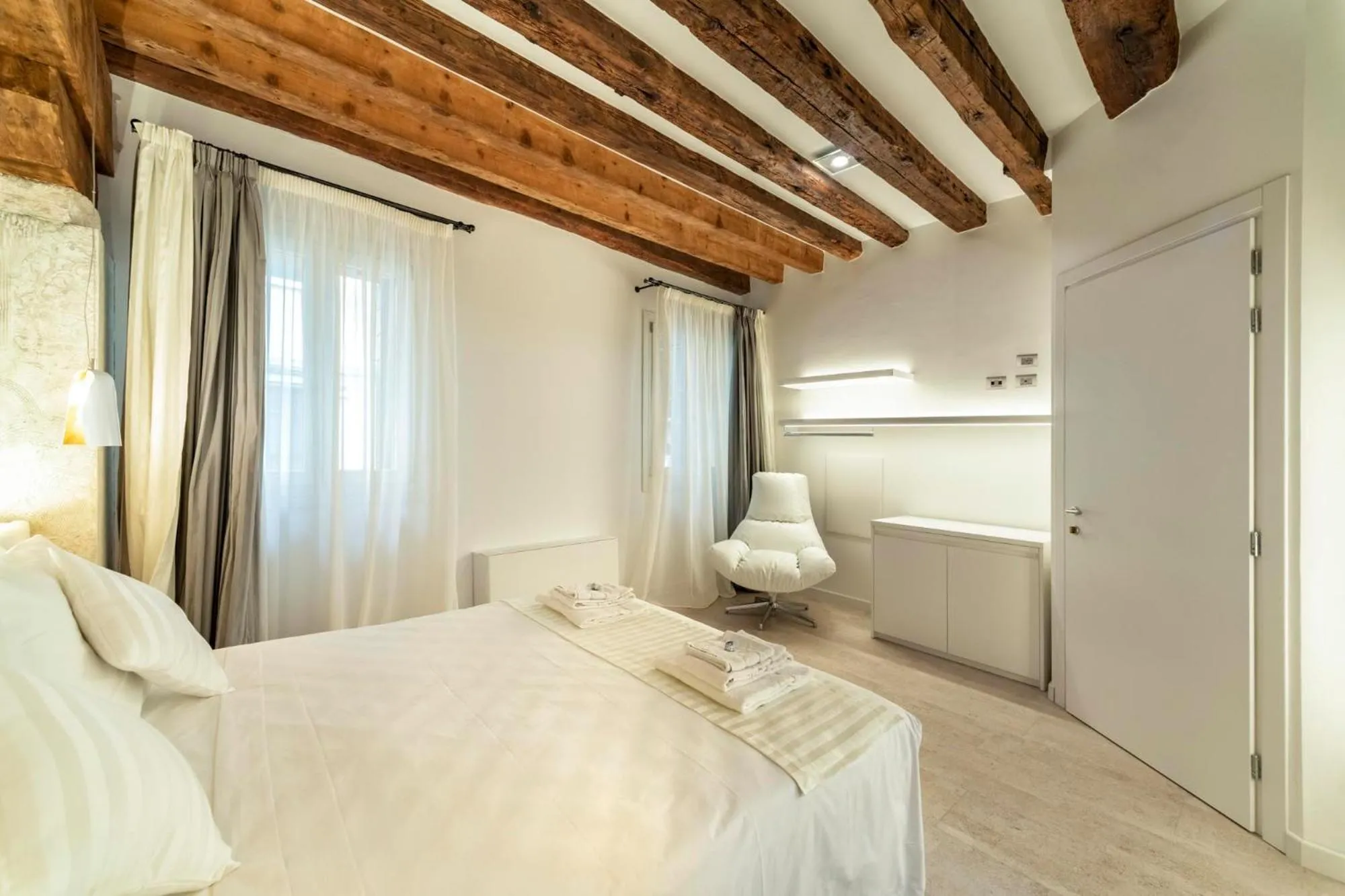 Bed in Ca' de la Fonte - WENICE Deep Culture