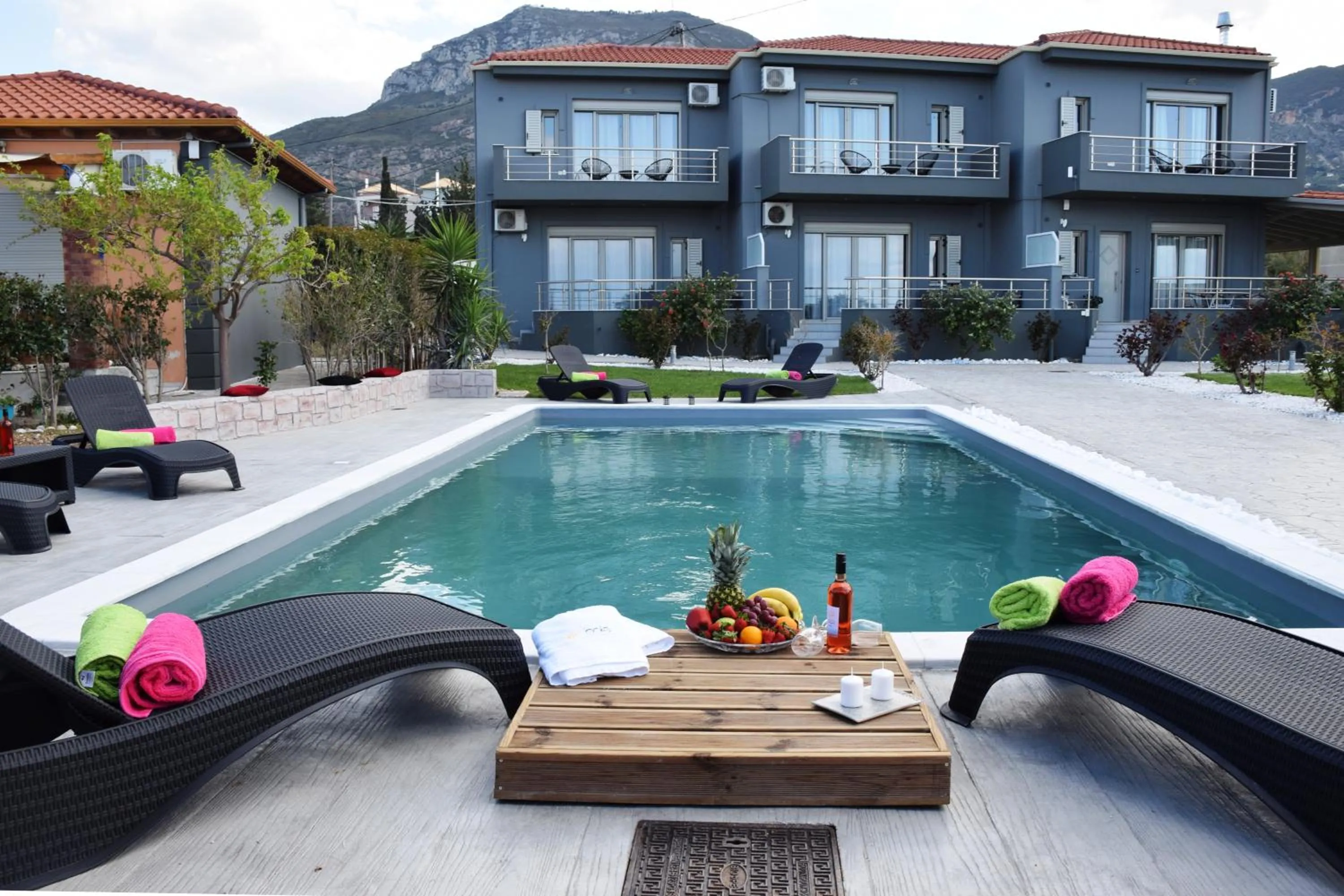 Isola Apartments