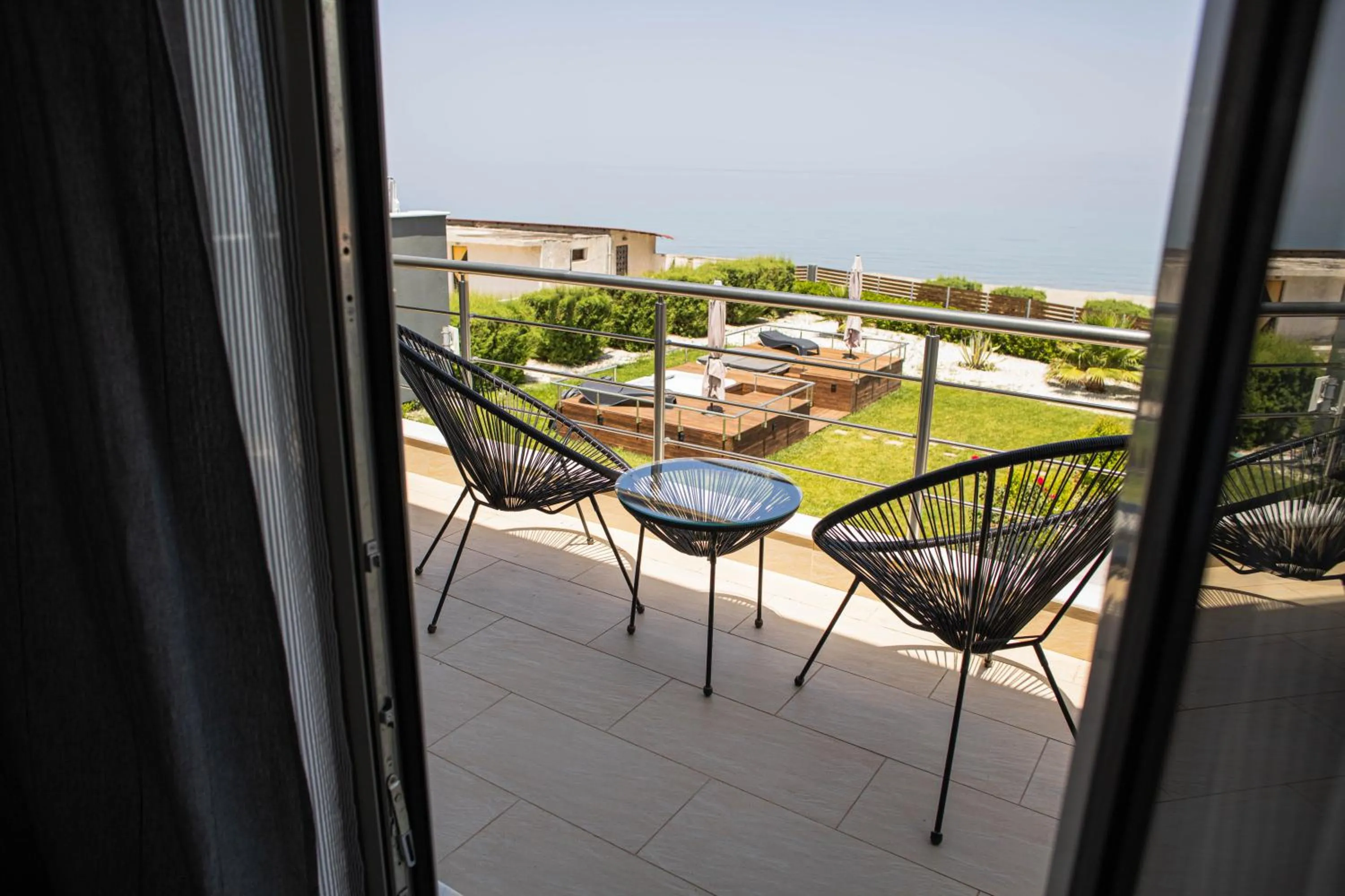 Isola Apartments