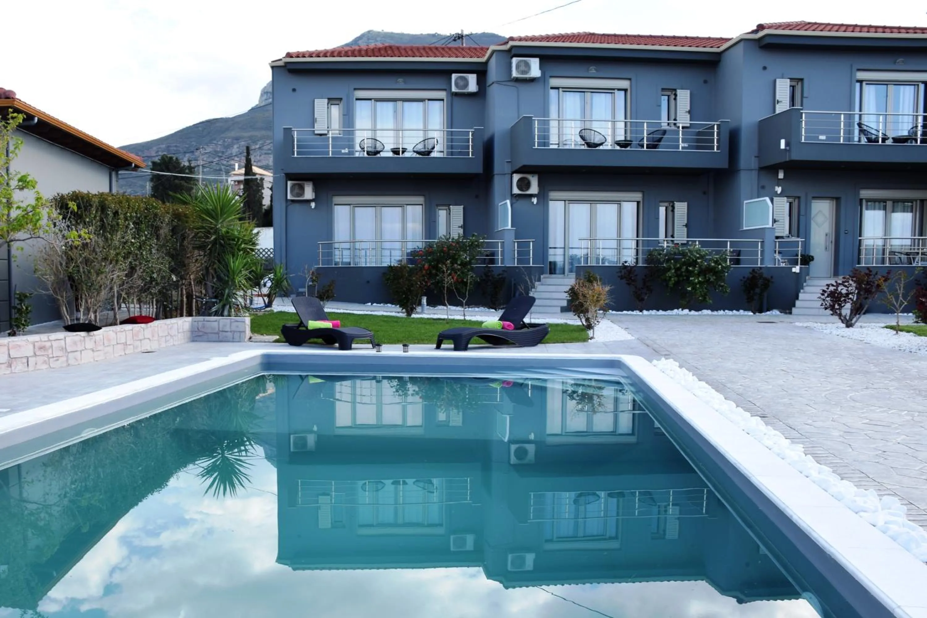 Isola Apartments