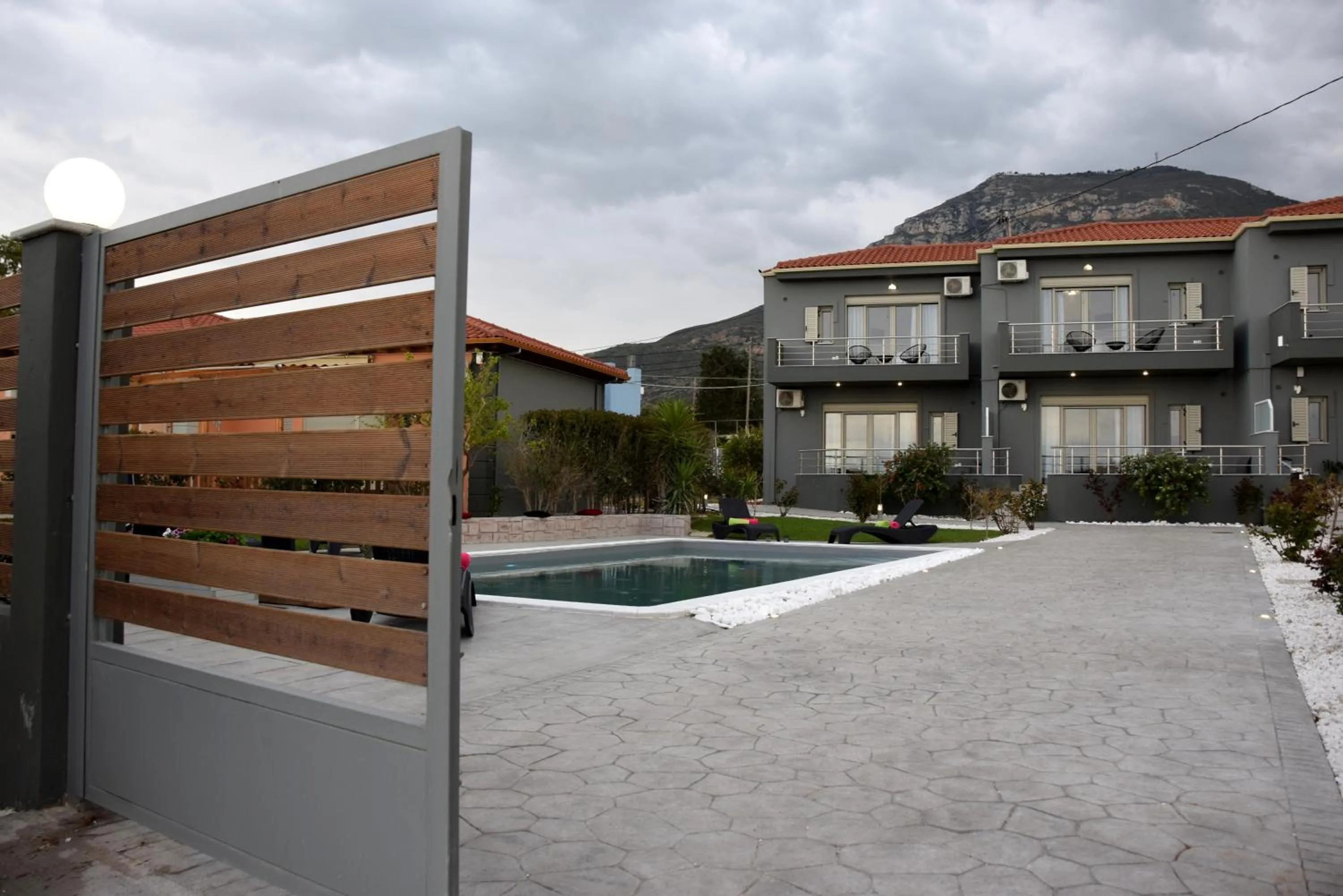 Isola Apartments