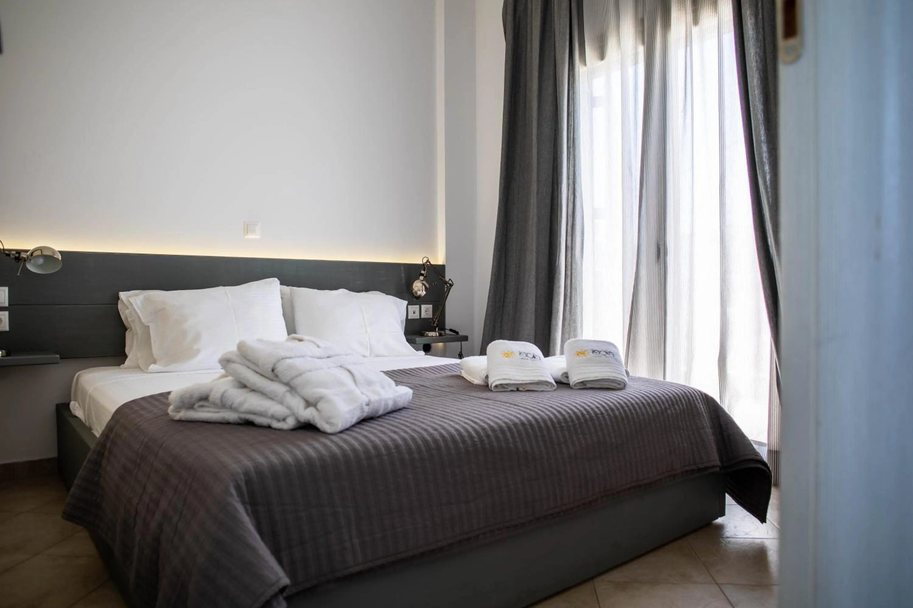 Bed in Isola Apartments