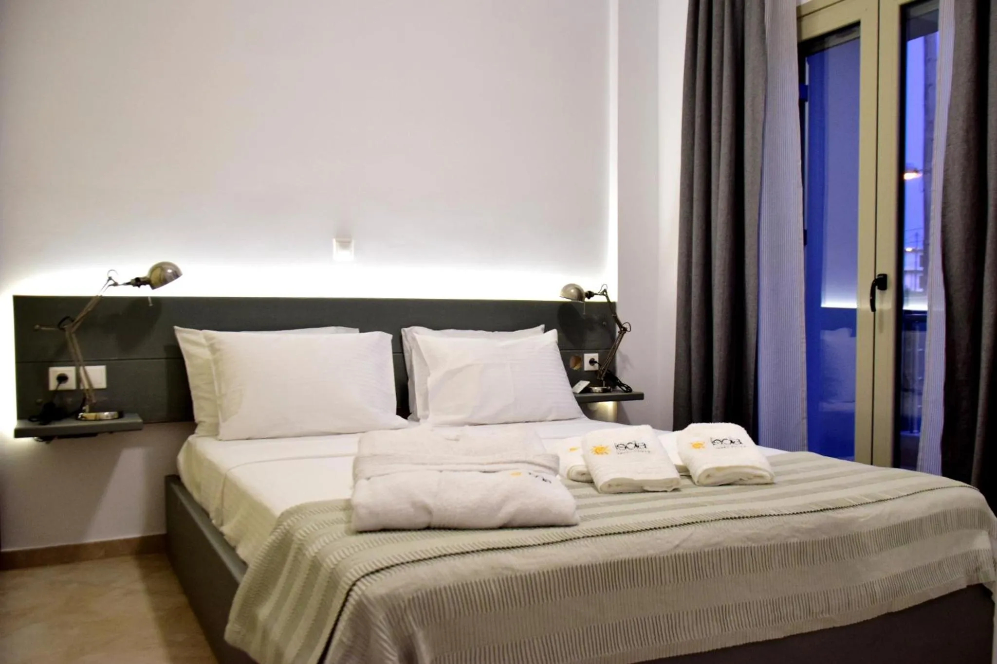 Bedroom, Bed in Isola Apartments