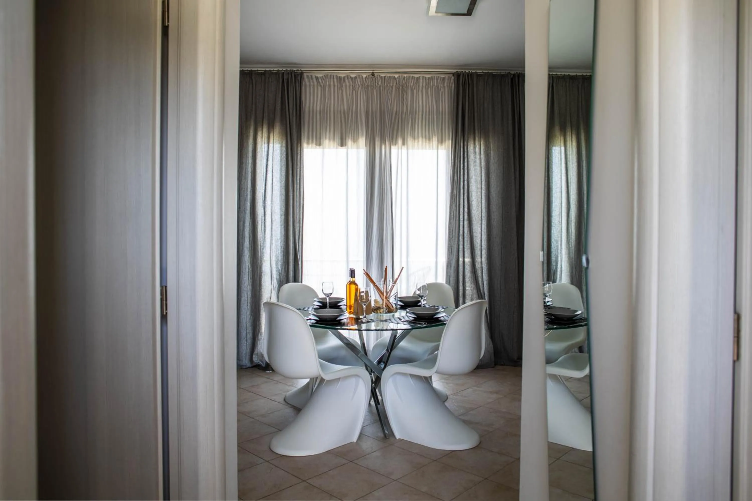 Isola Apartments