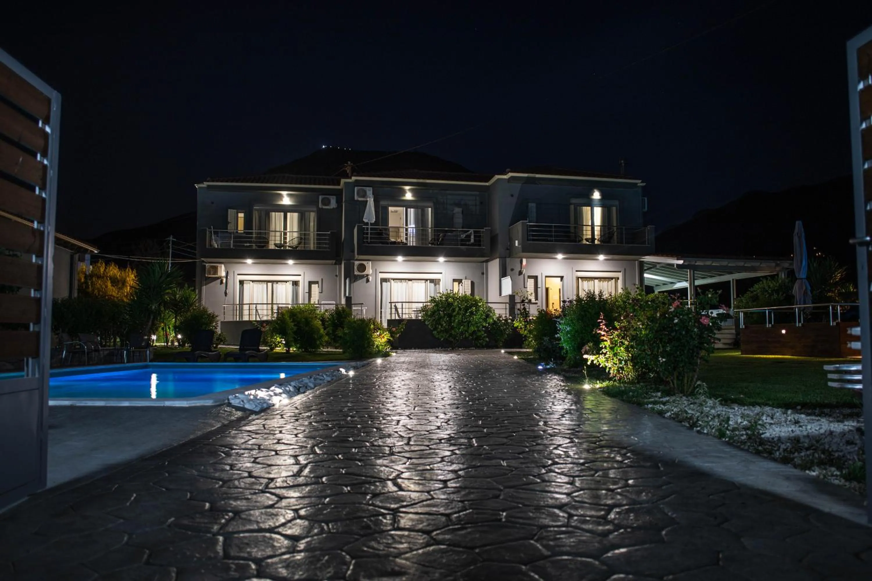 Isola Apartments