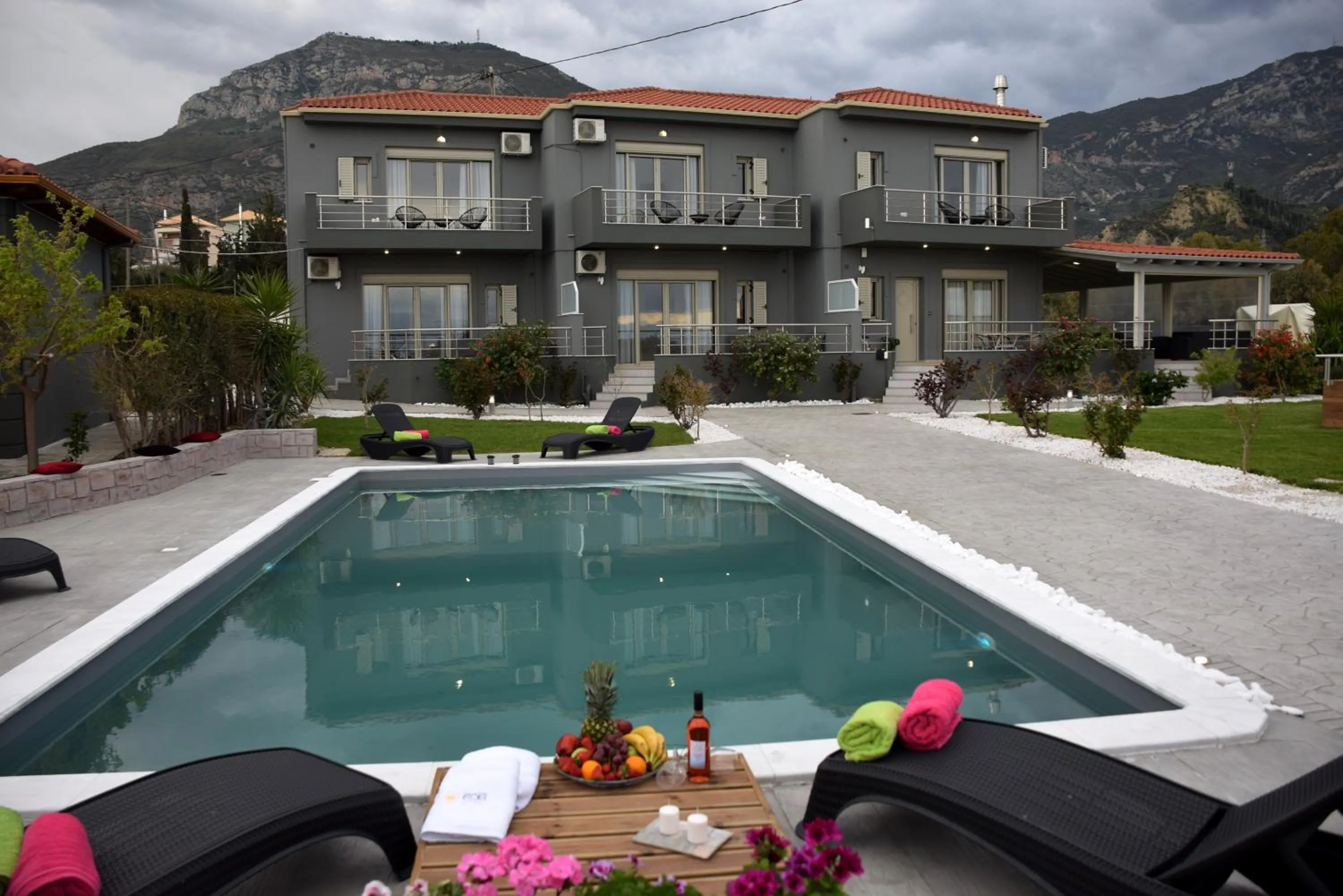 Isola Apartments