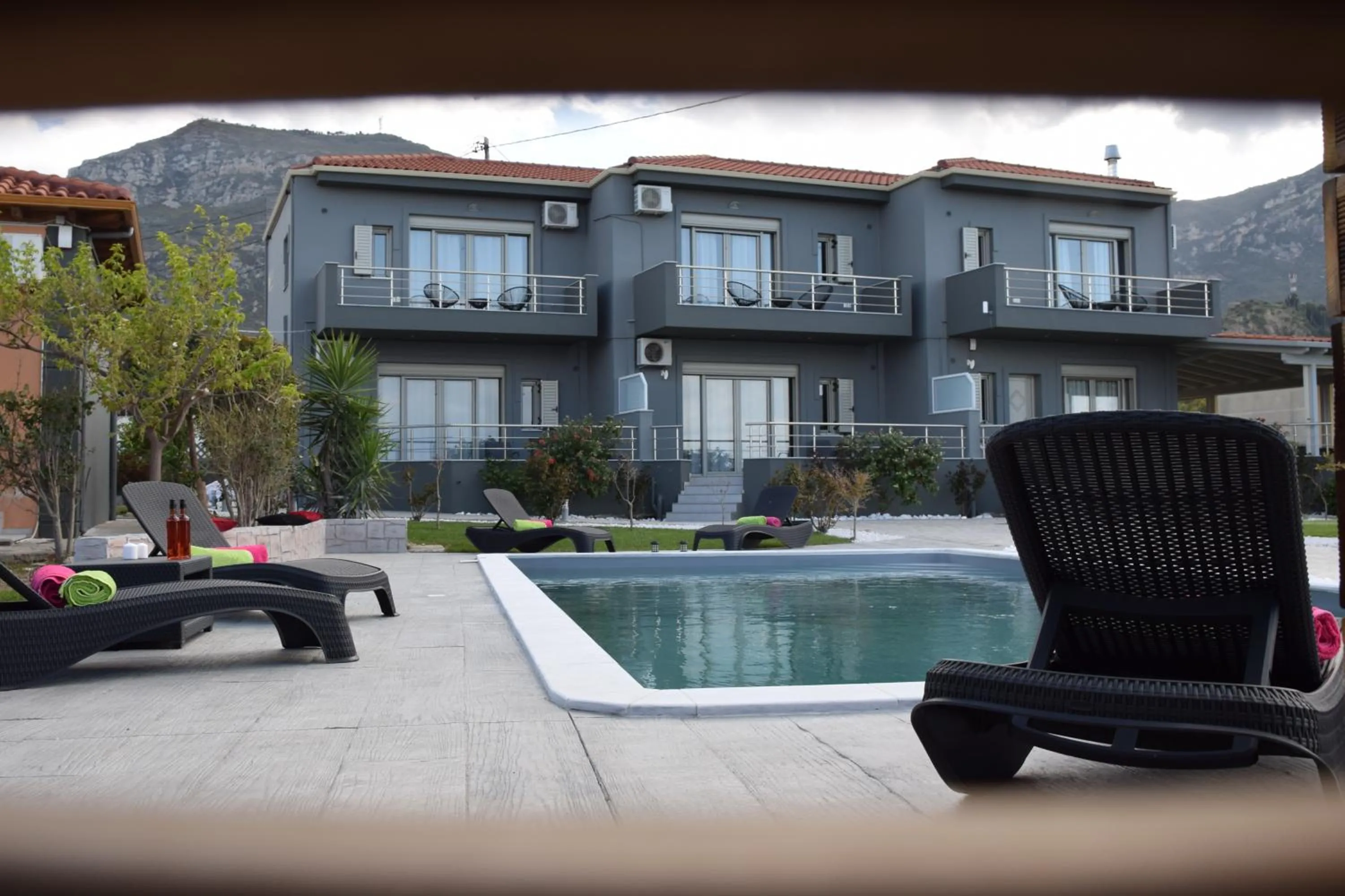 Isola Apartments