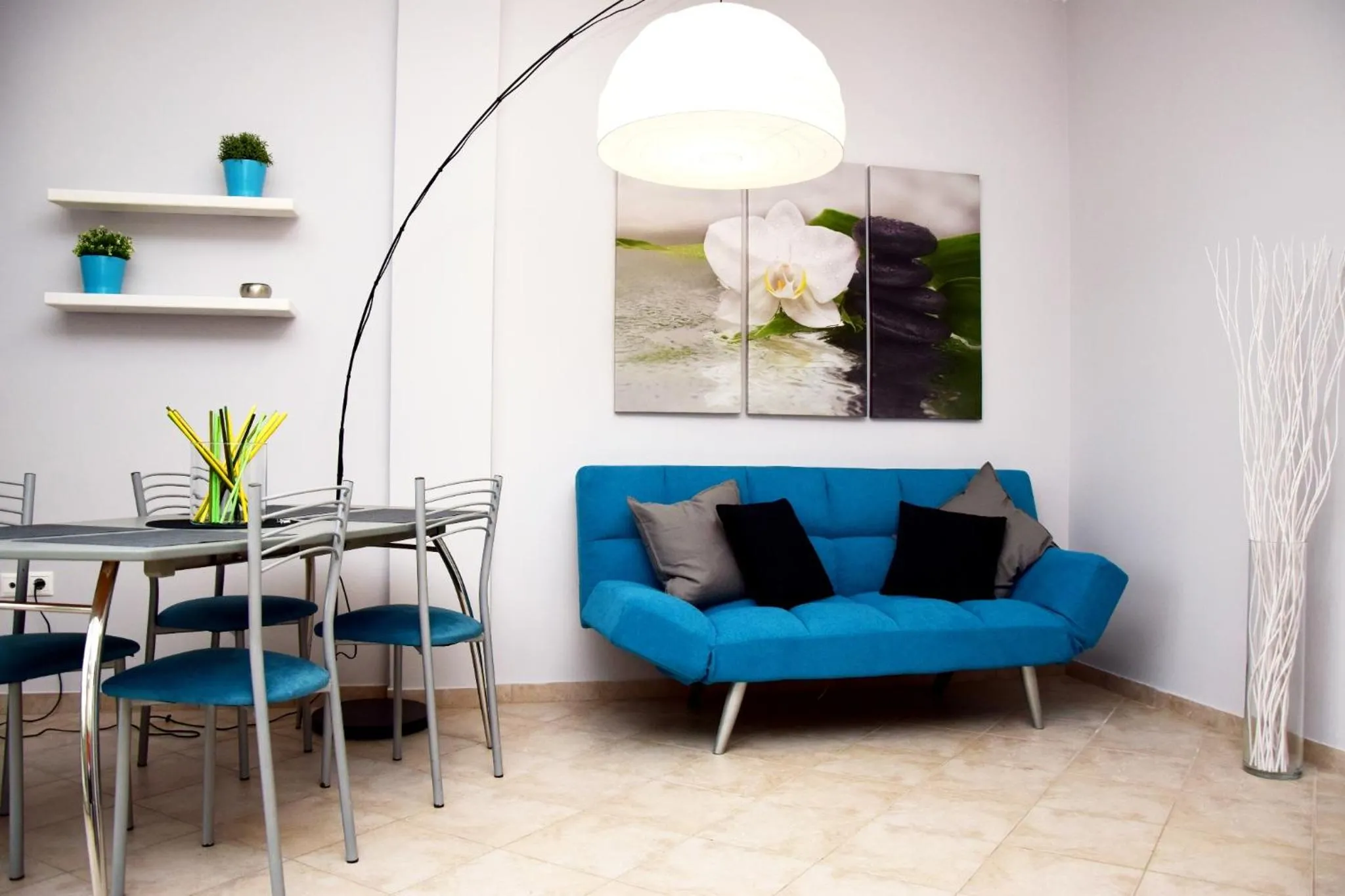Decorative detail in Isola Apartments