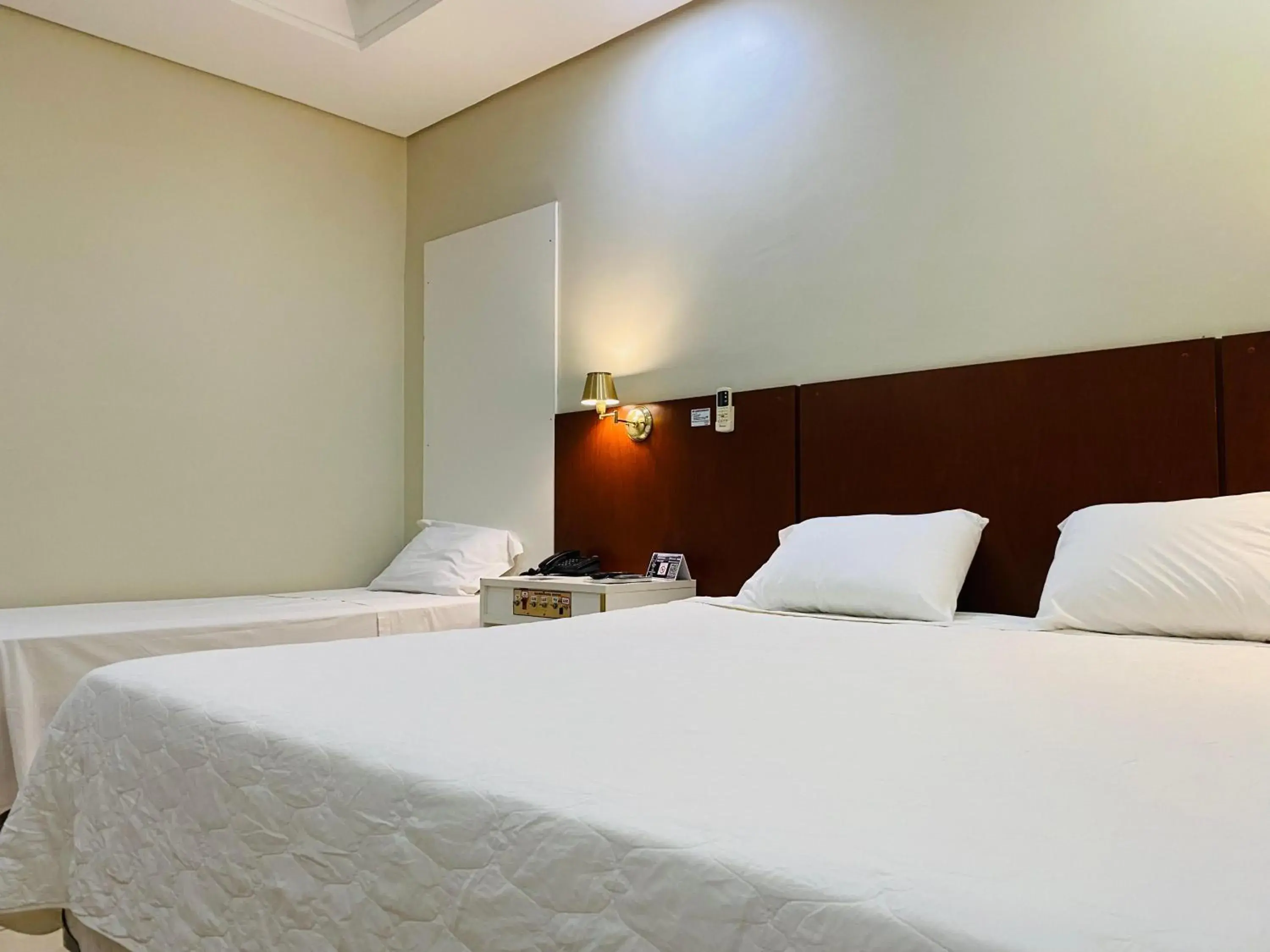 Triple Room - Disability Access in Hotel Barcelona Triple Room - Disability Access in Hotel Barcelona