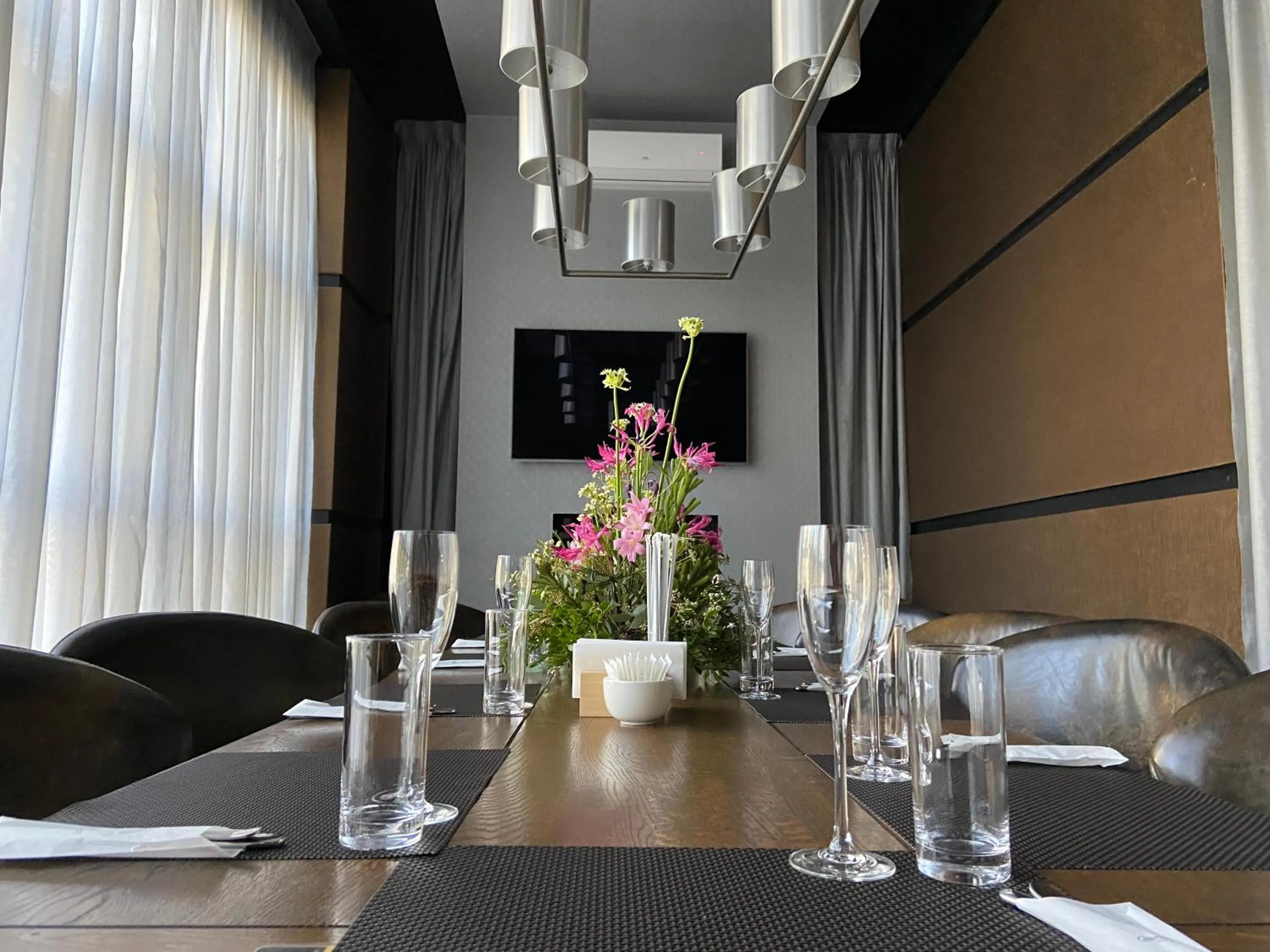 Restaurant/places to eat in Mercure Kyiv Congress