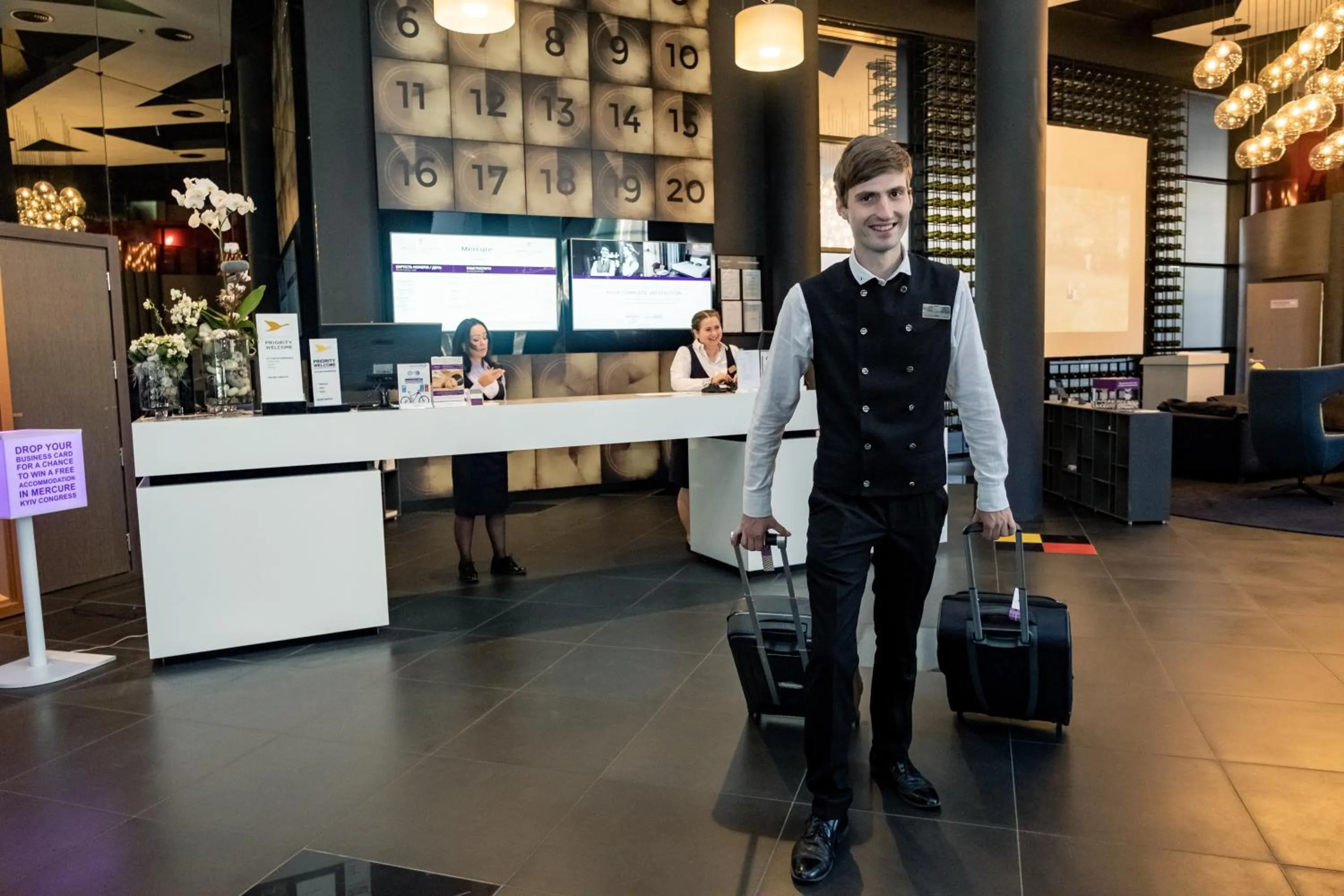 Lobby or reception in Mercure Kyiv Congress