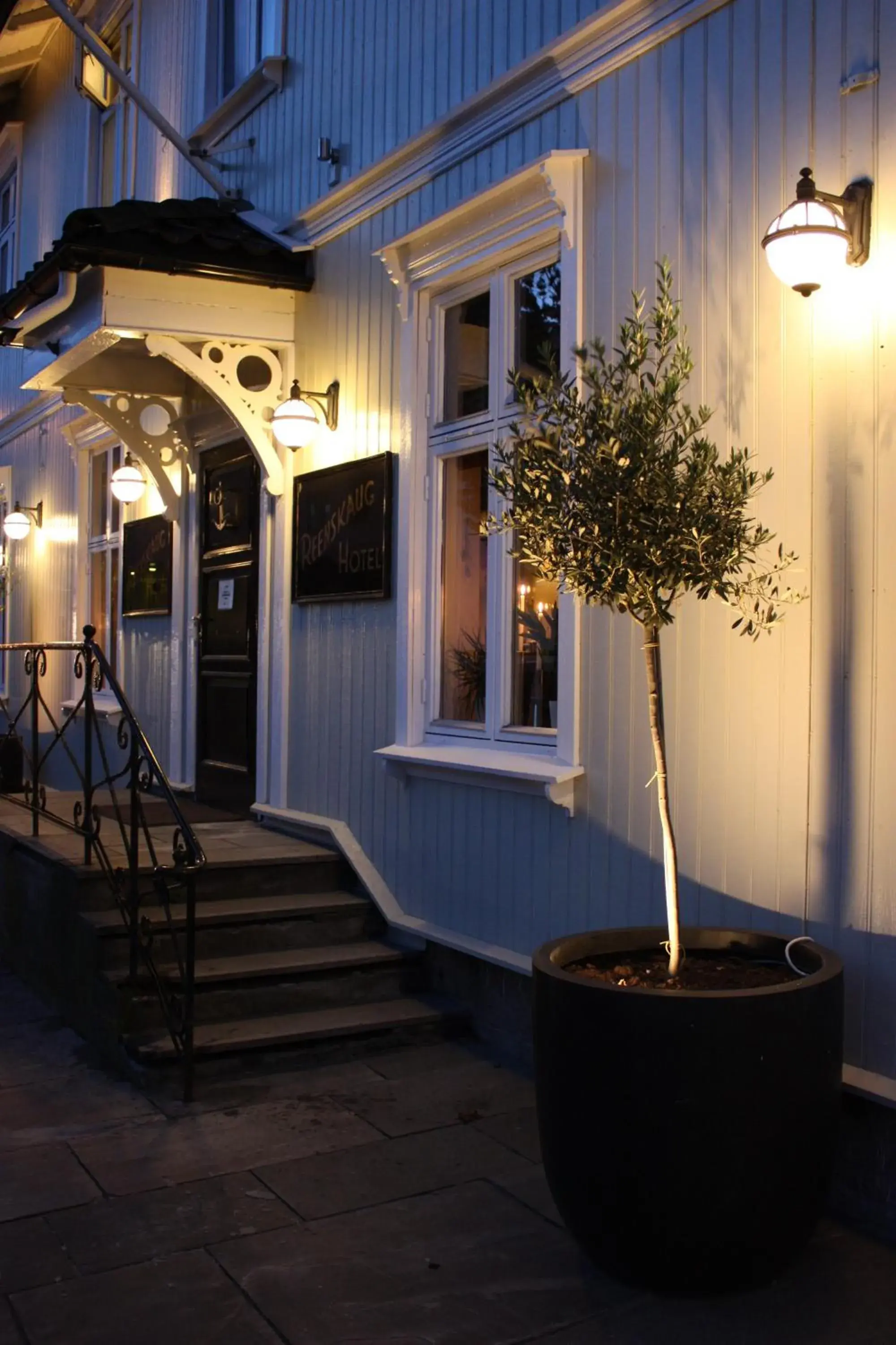 Property building in Reenskaug Hotel Property building in Reenskaug Hotel