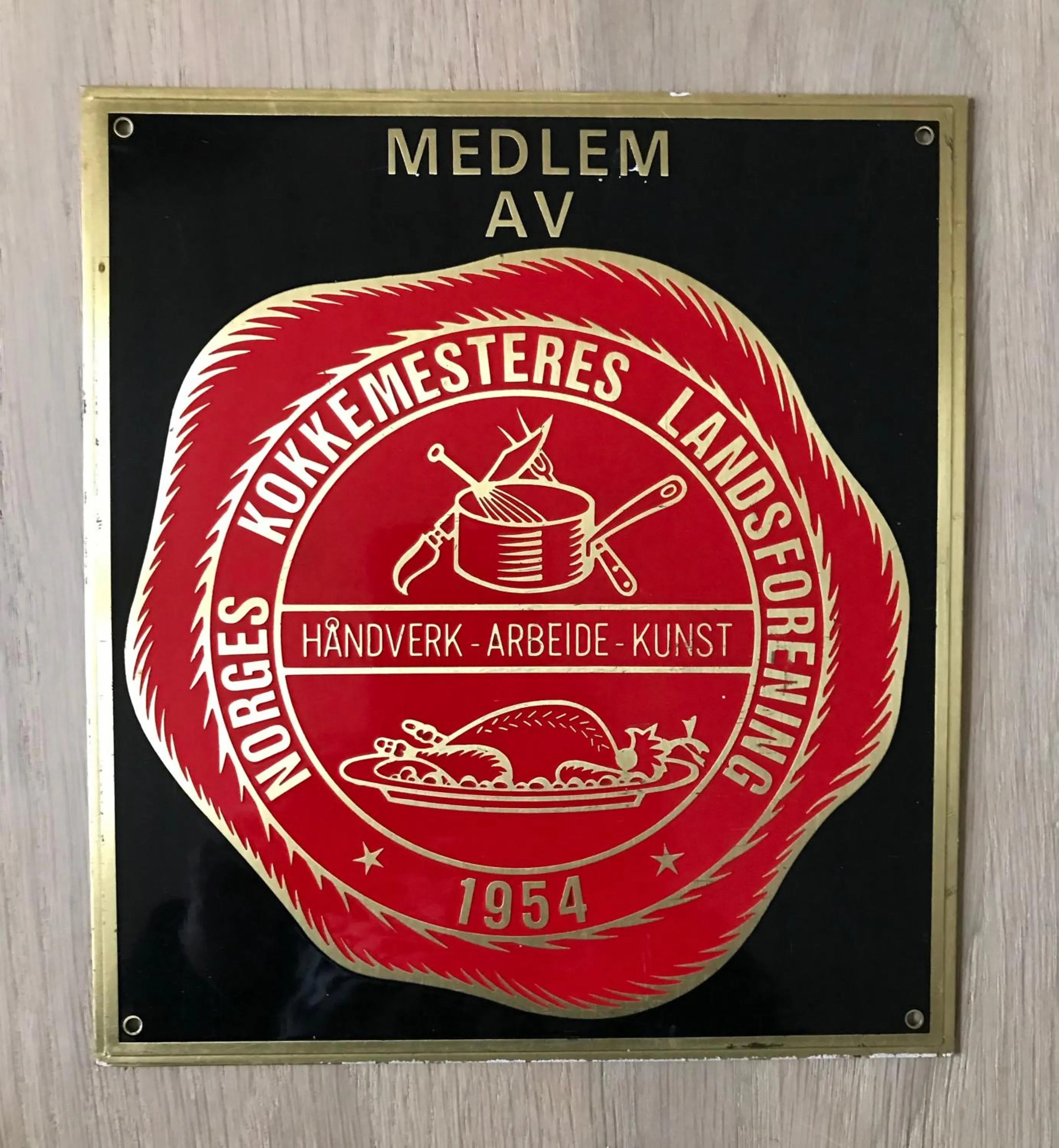 Logo/Certificate/Sign in Reenskaug Hotel