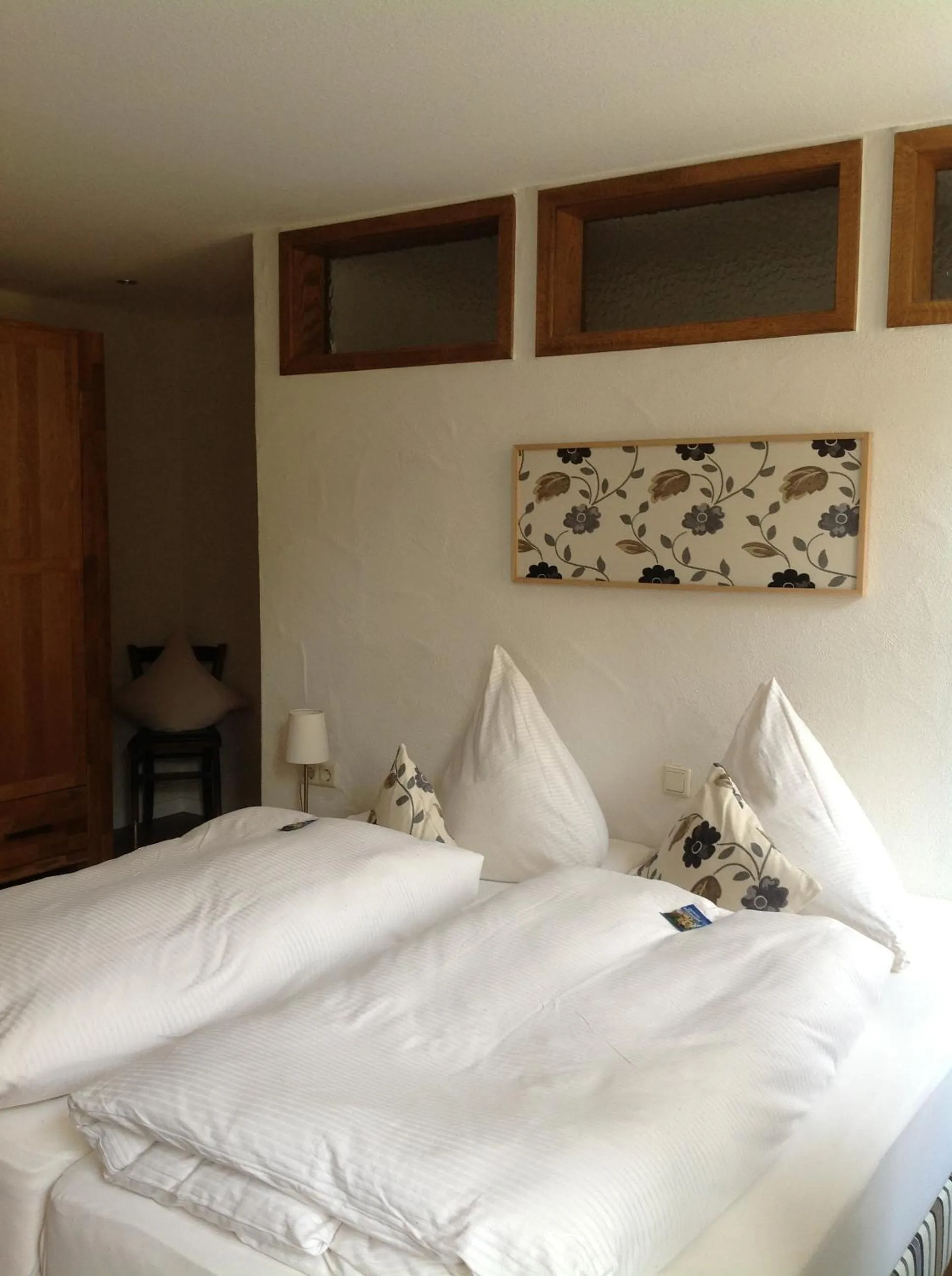 Bedroom, Bed in Moselland Hotel im Enderttal Zum Onkel Willi