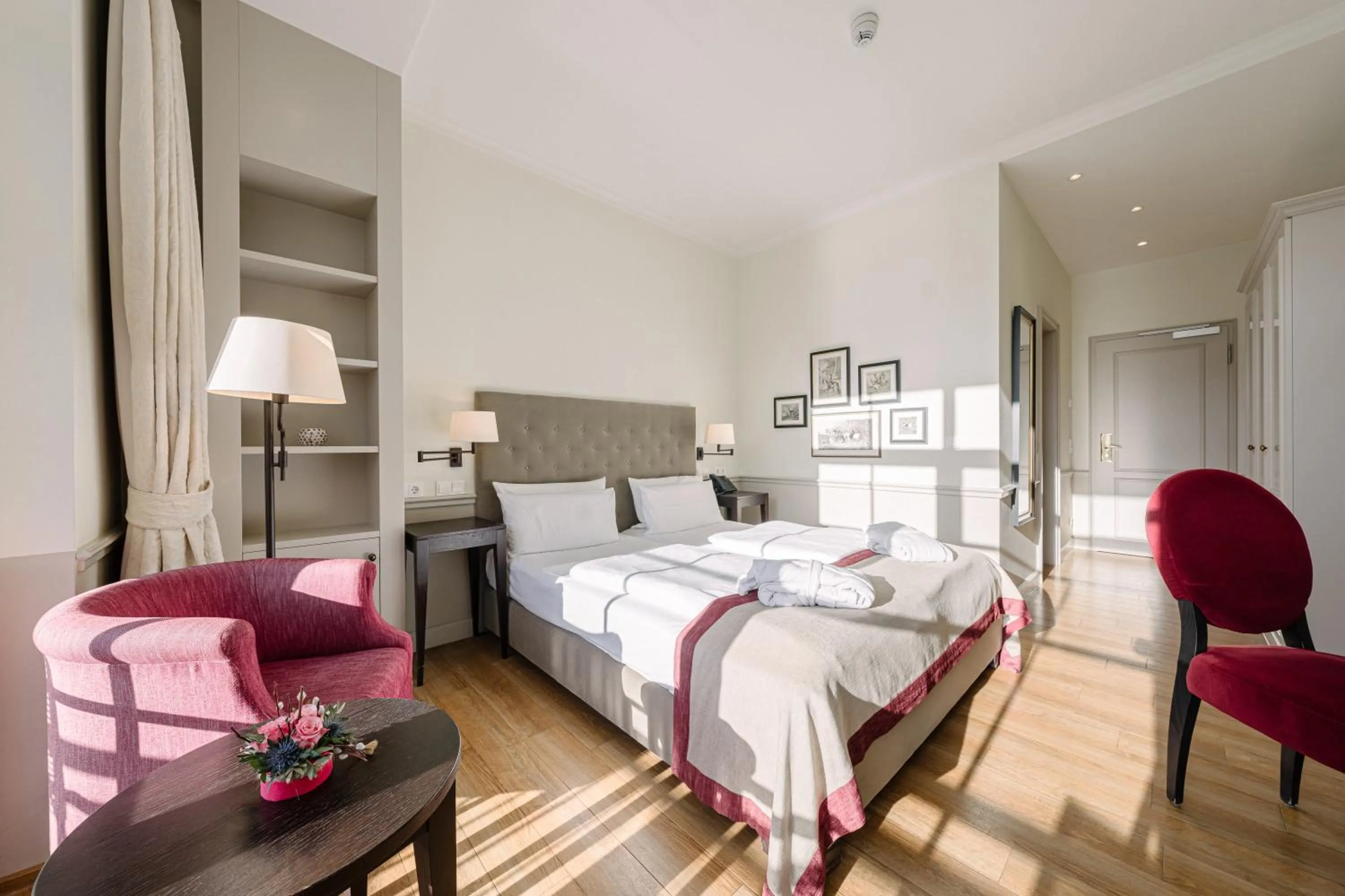 Bed in Parkhotel Surenburg