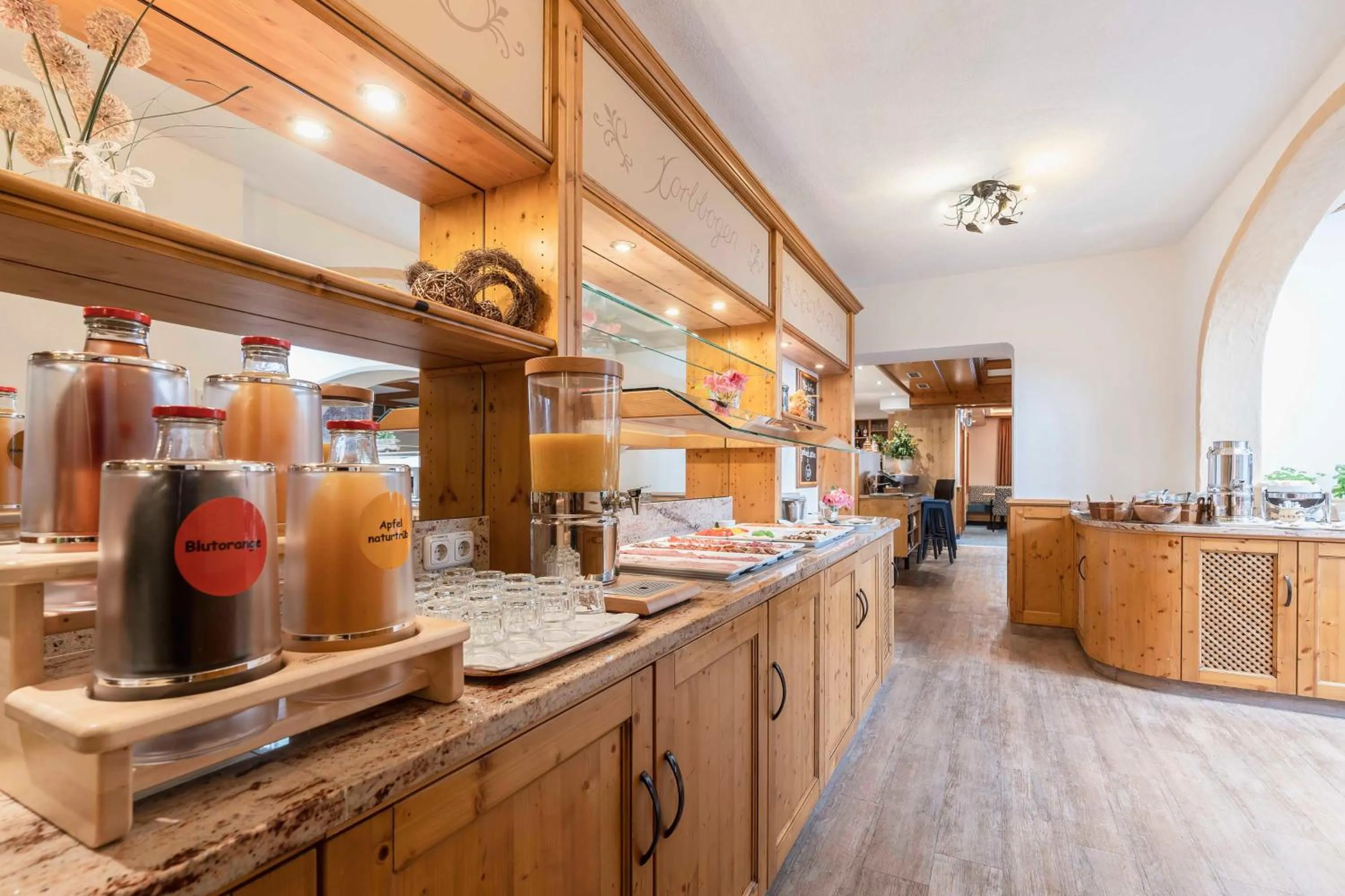 Buffet breakfast in Hotel Markgraf