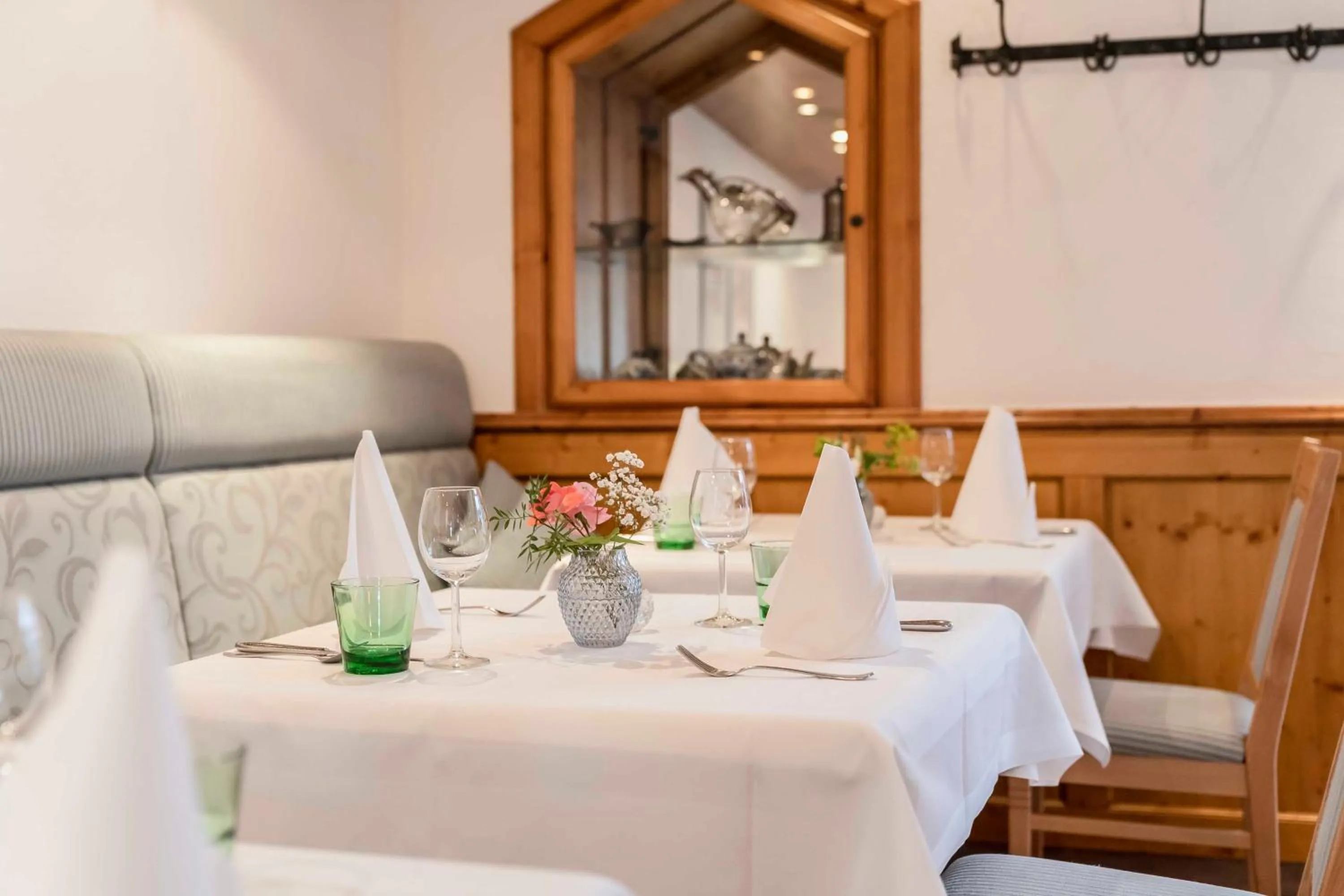 Restaurant/places to eat in Hotel Markgraf