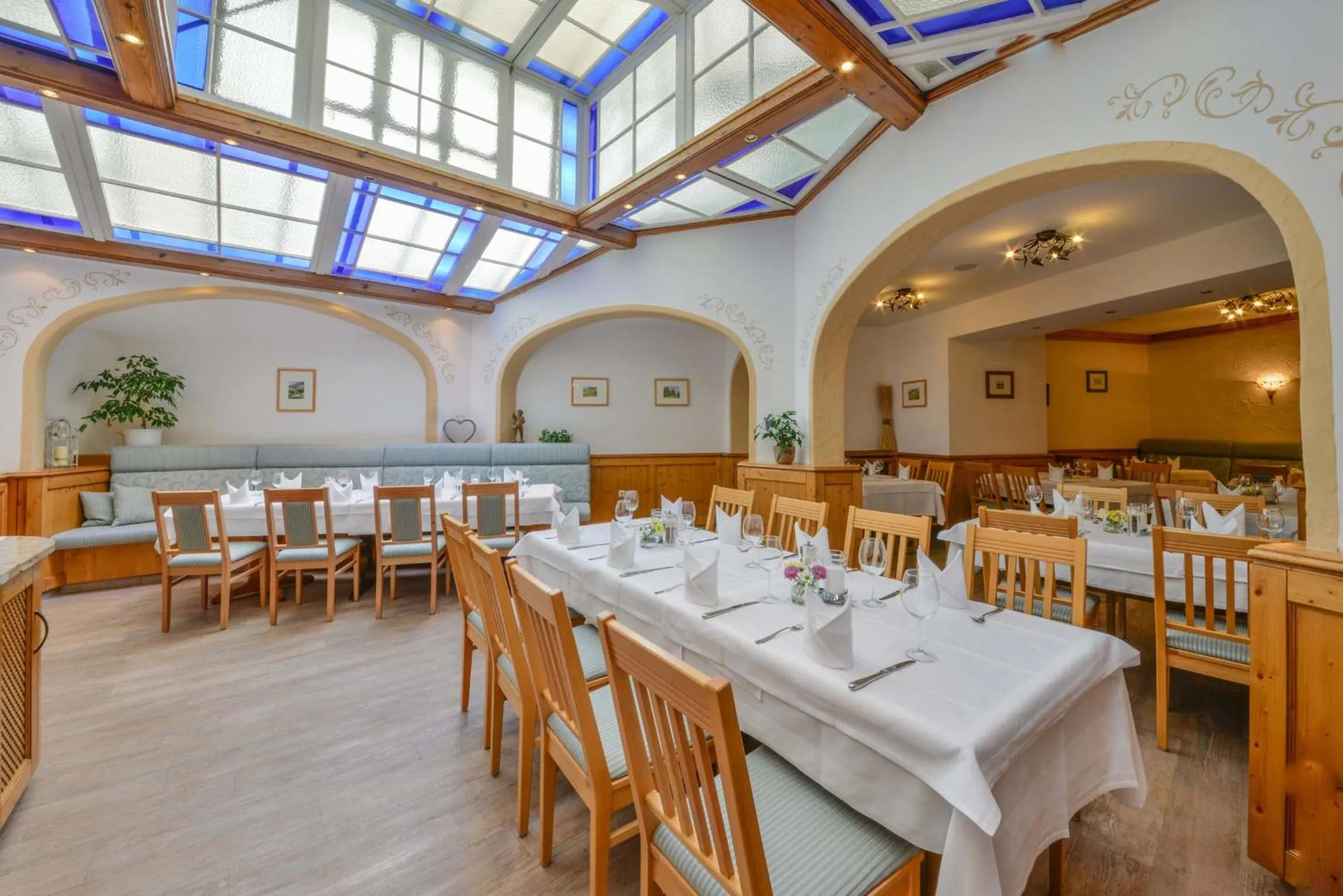 Restaurant/places to eat in Hotel Markgraf