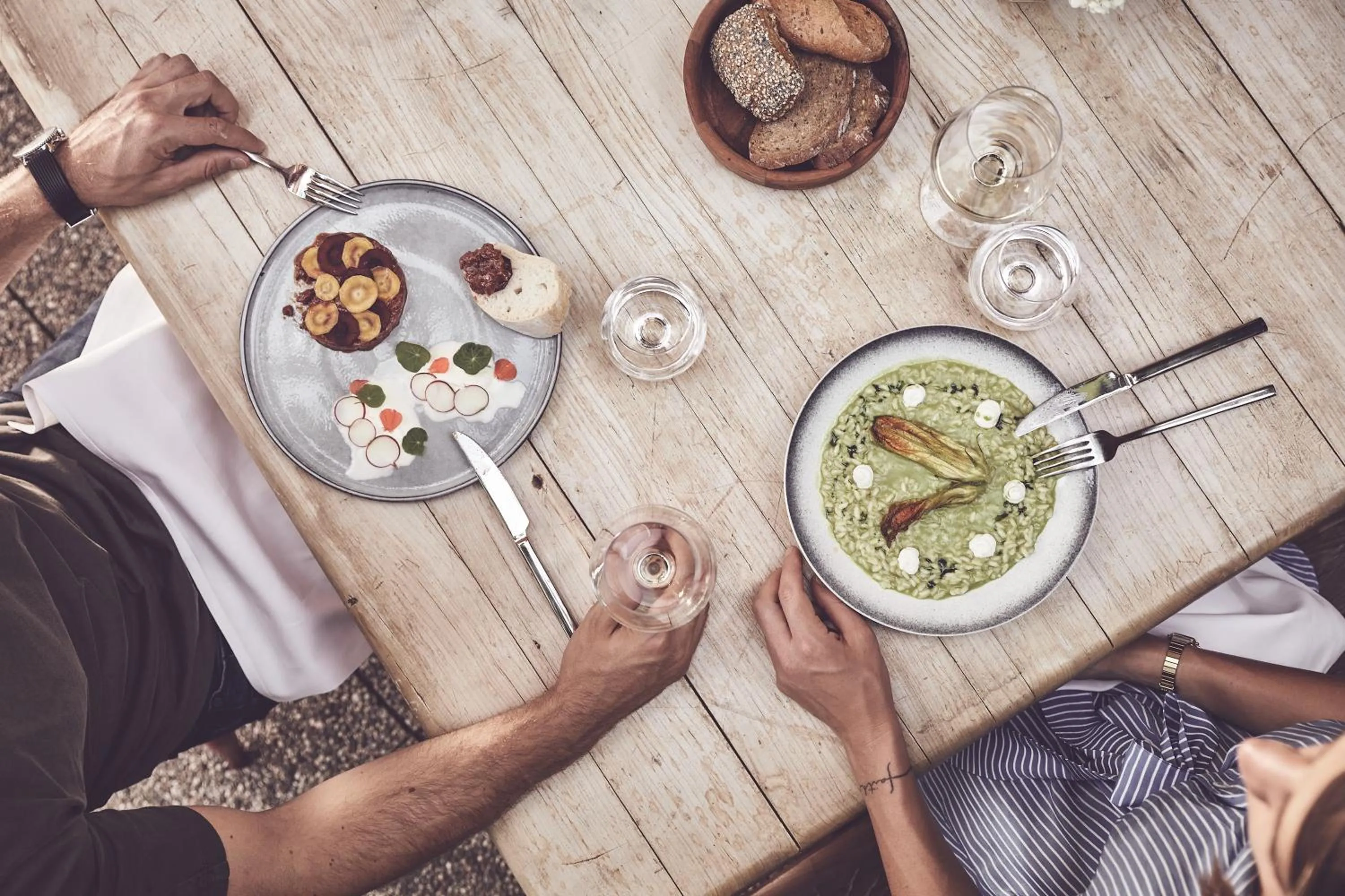 Restaurant/places to eat in Haller Suites & Restaurant