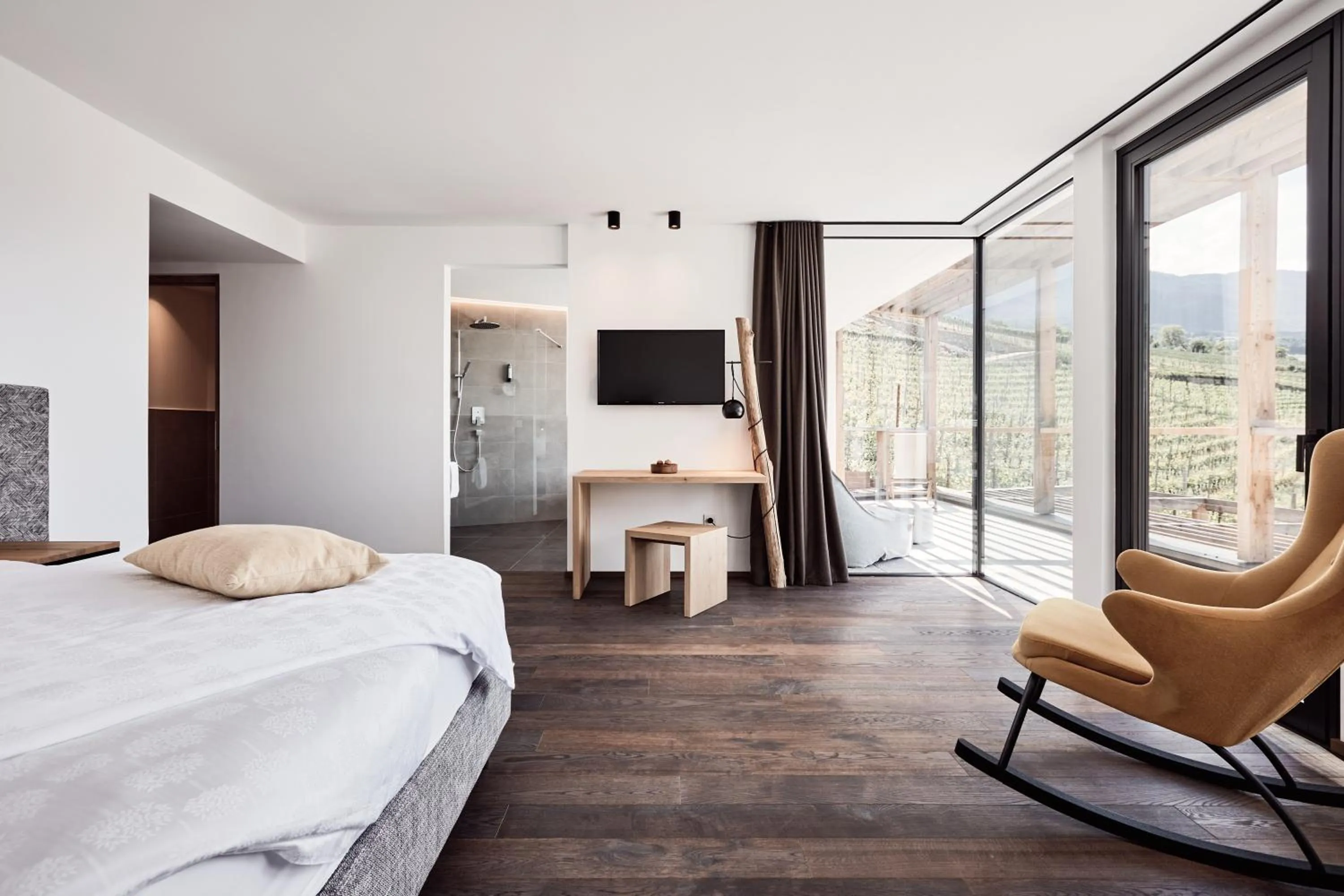 Photo of the whole room, Bed in Haller Suites & Restaurant