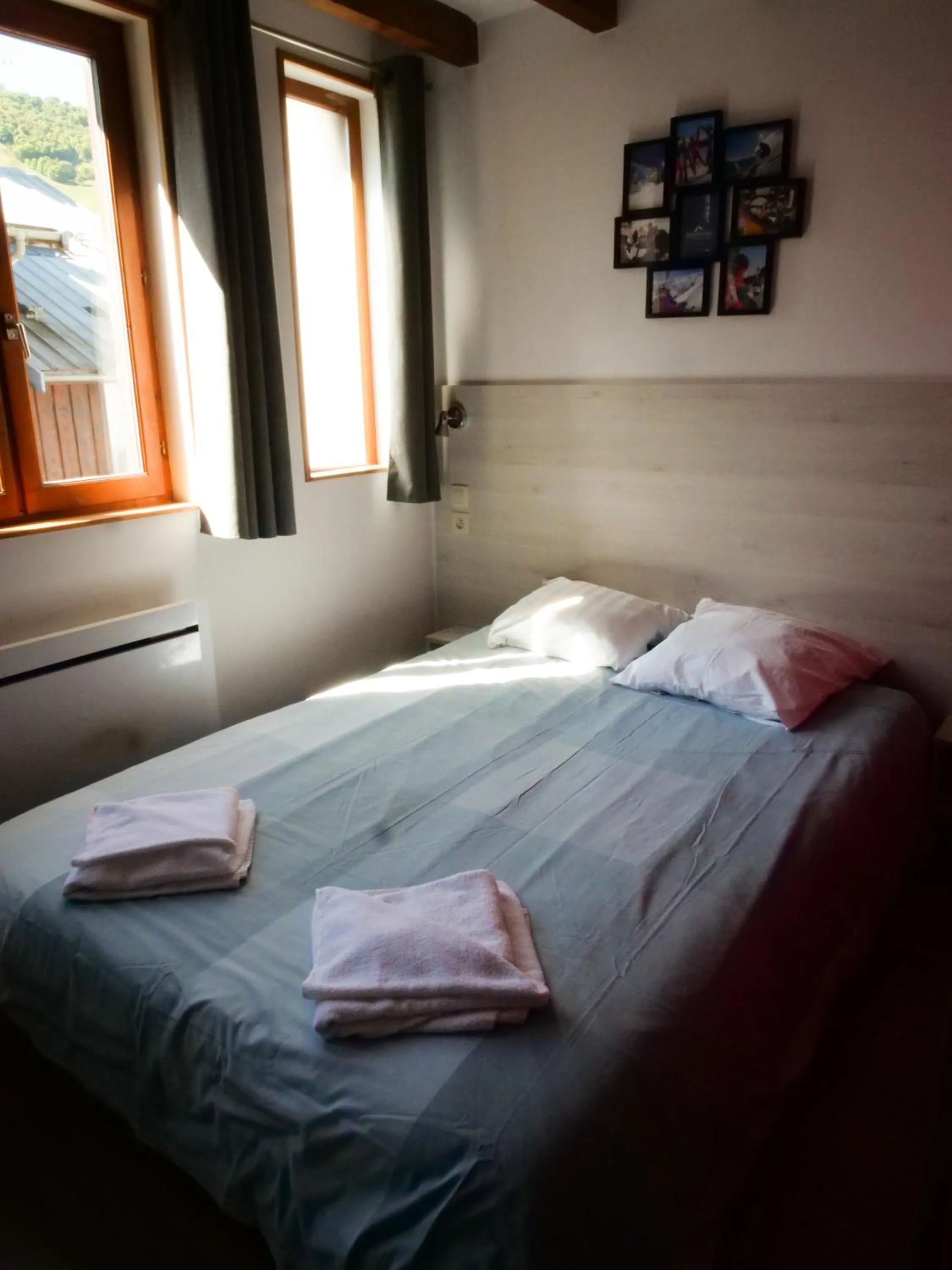 Bed in Hotel Chalet du Crey