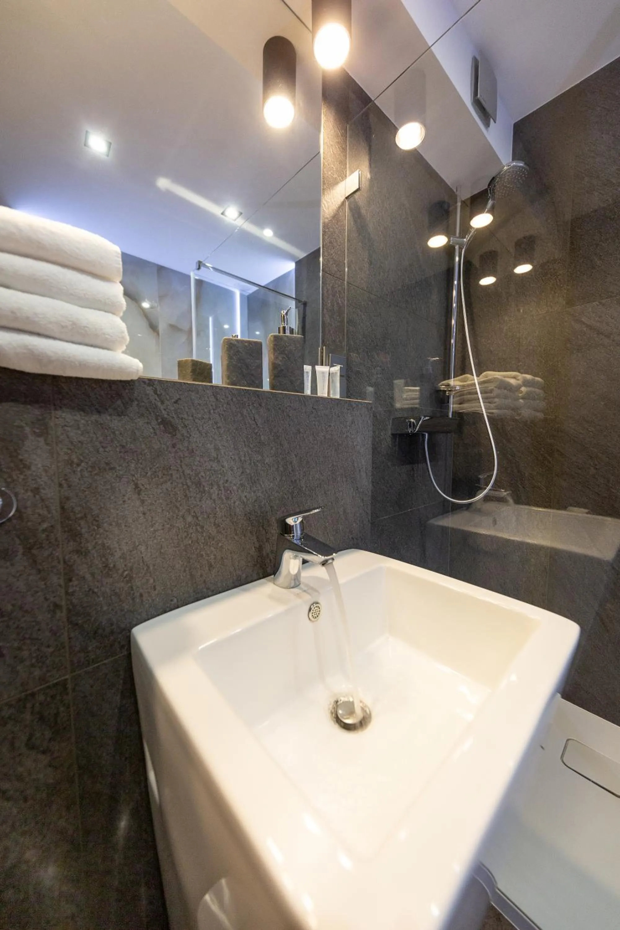 Bathroom in Aparthotel New Lux