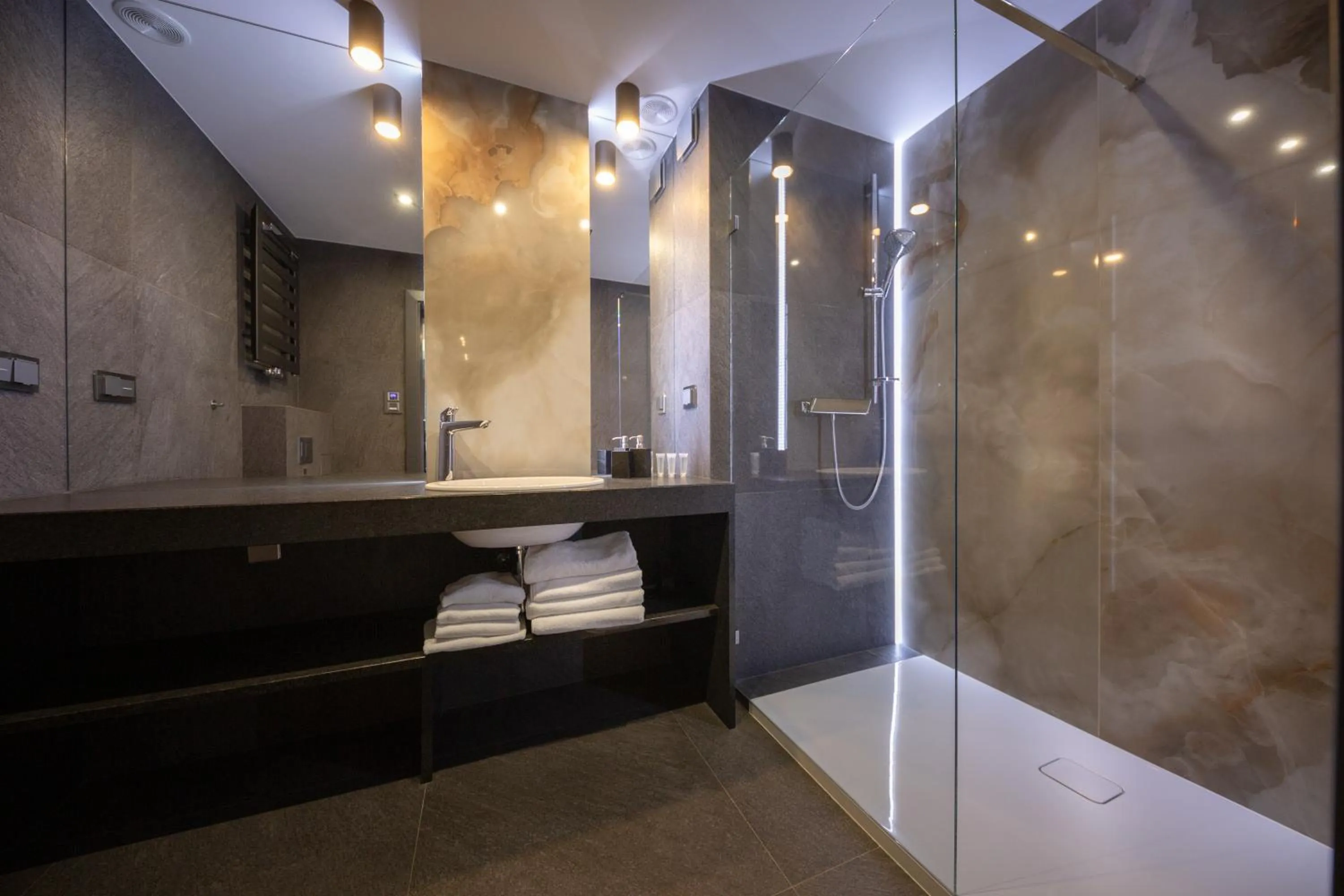 Bathroom in Aparthotel New Lux