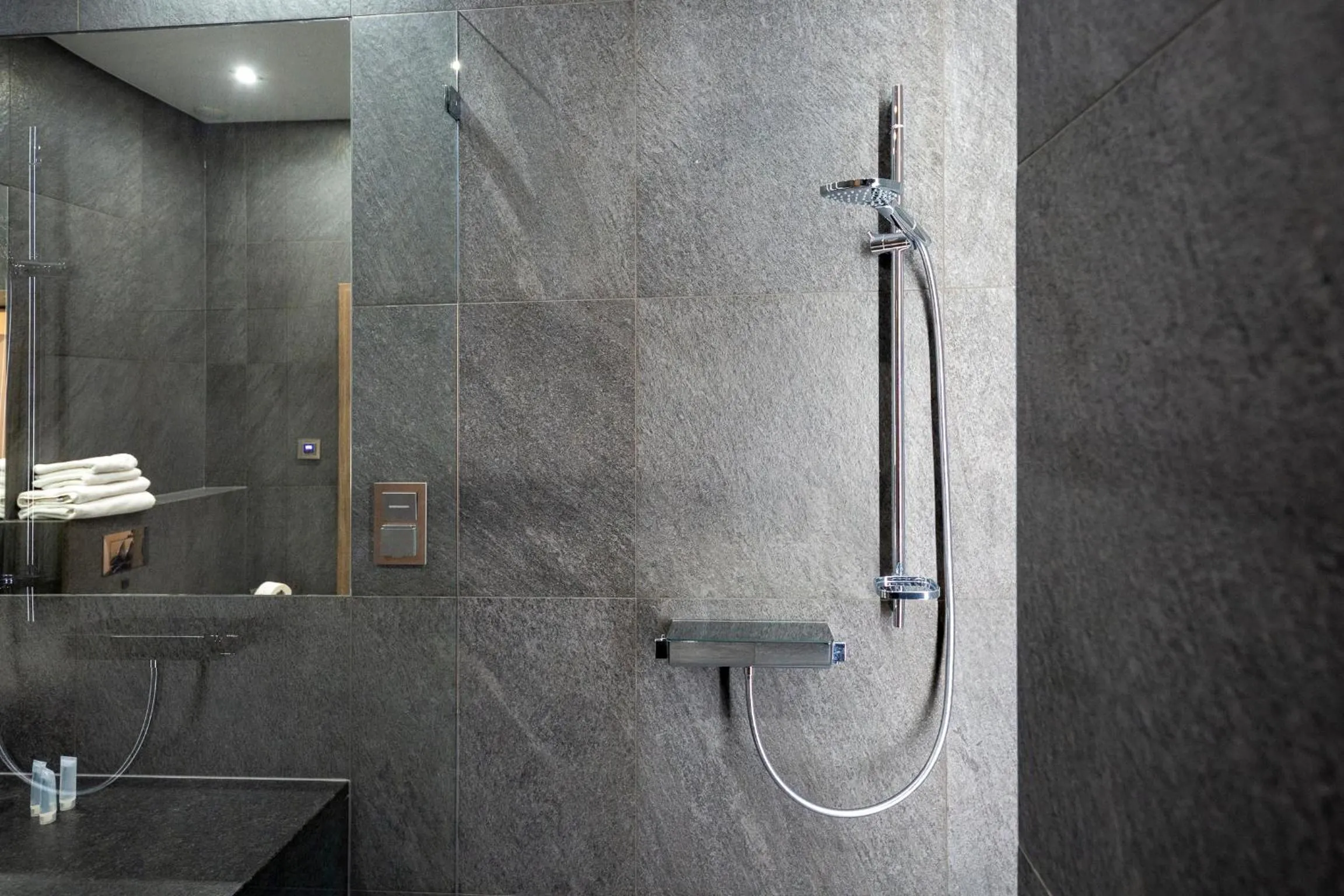 Shower in Aparthotel New Lux