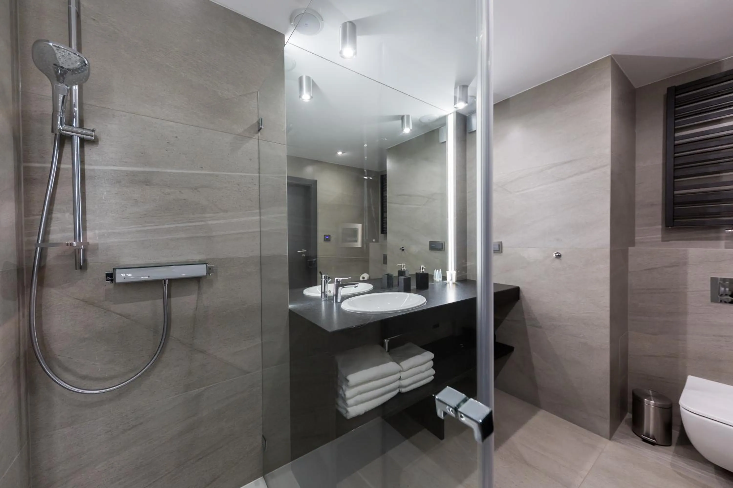 Shower in Aparthotel New Lux