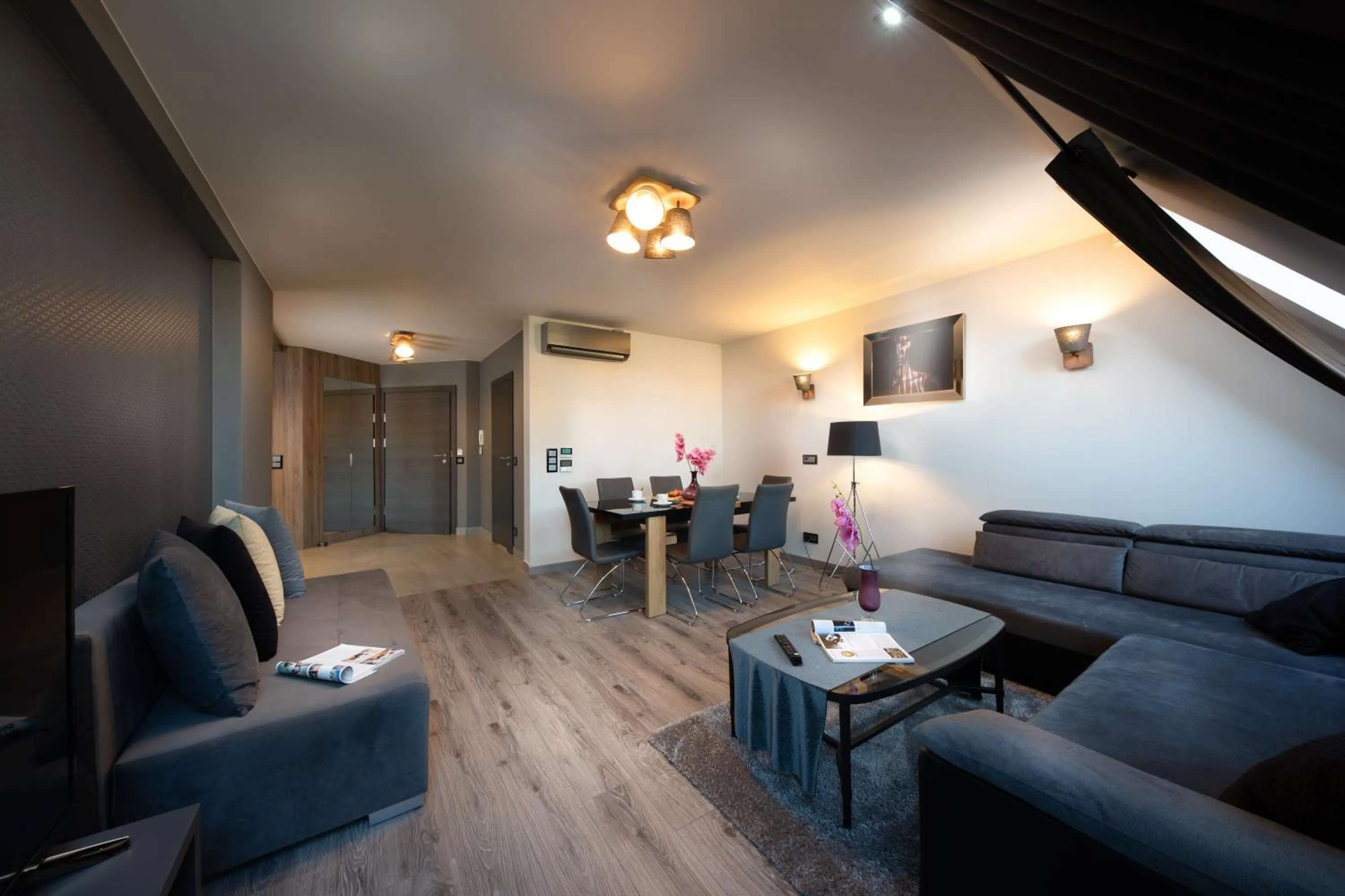 Photo of the whole room in Aparthotel New Lux