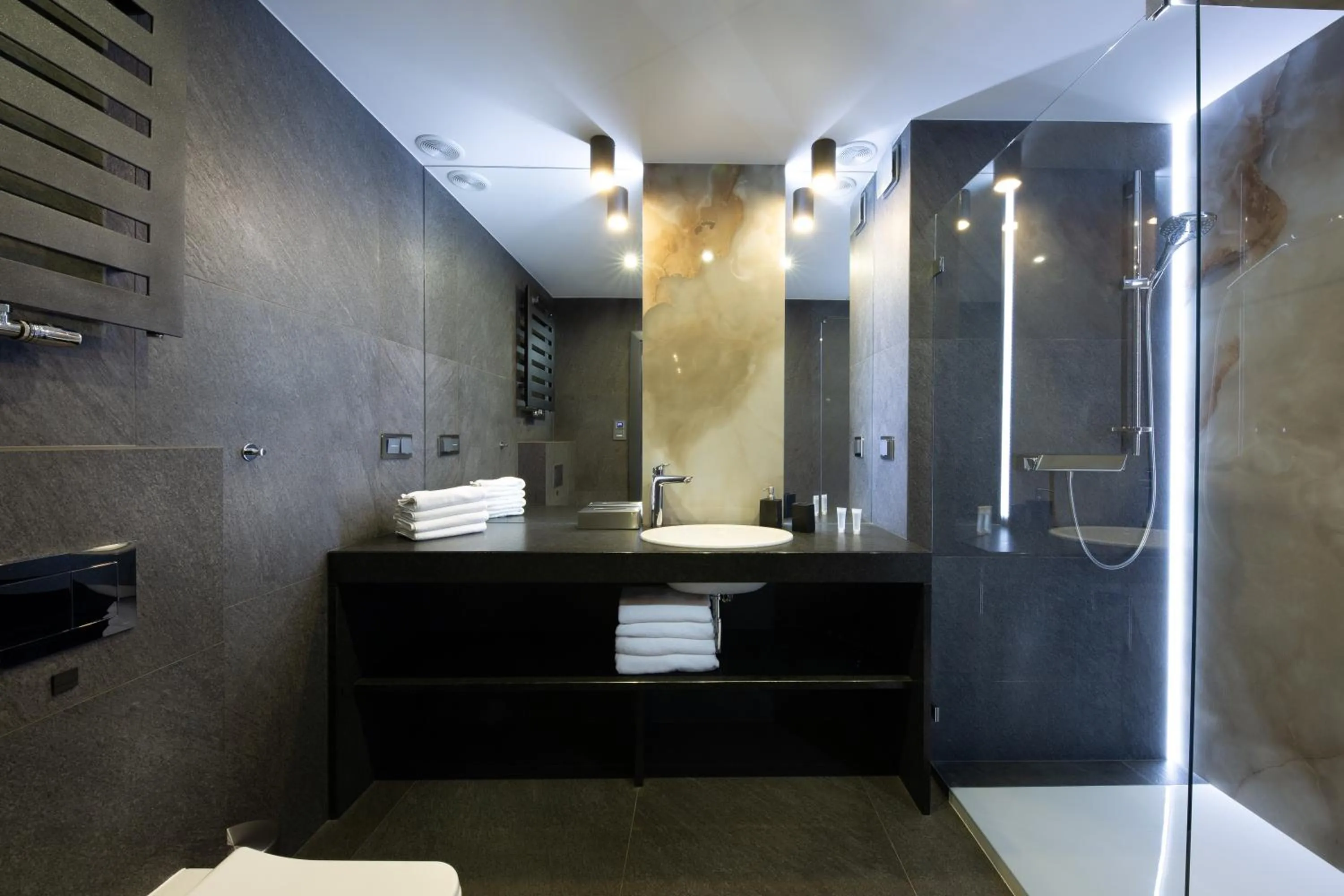 Bathroom in Aparthotel New Lux
