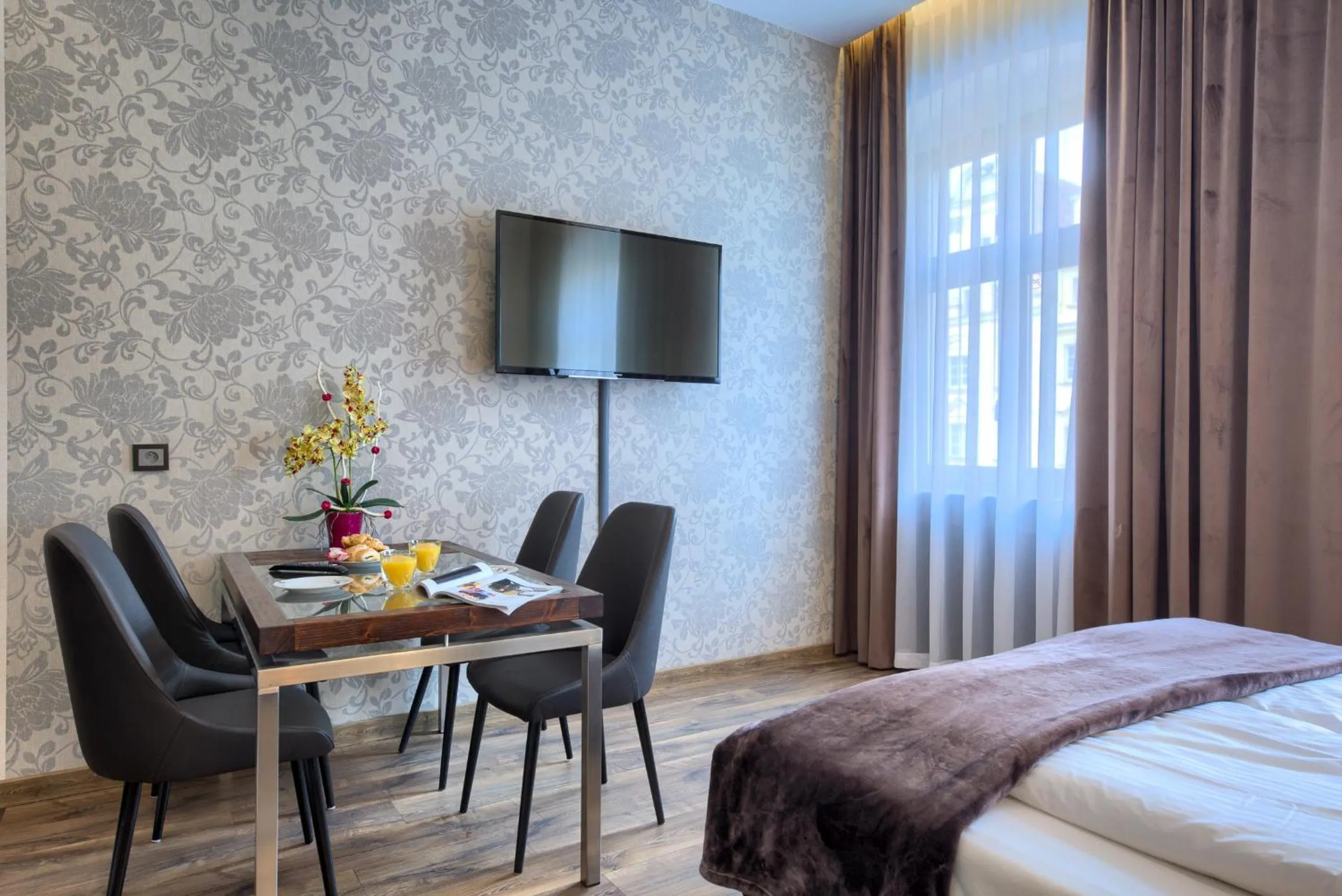 TV and multimedia, Bed in Aparthotel New Lux