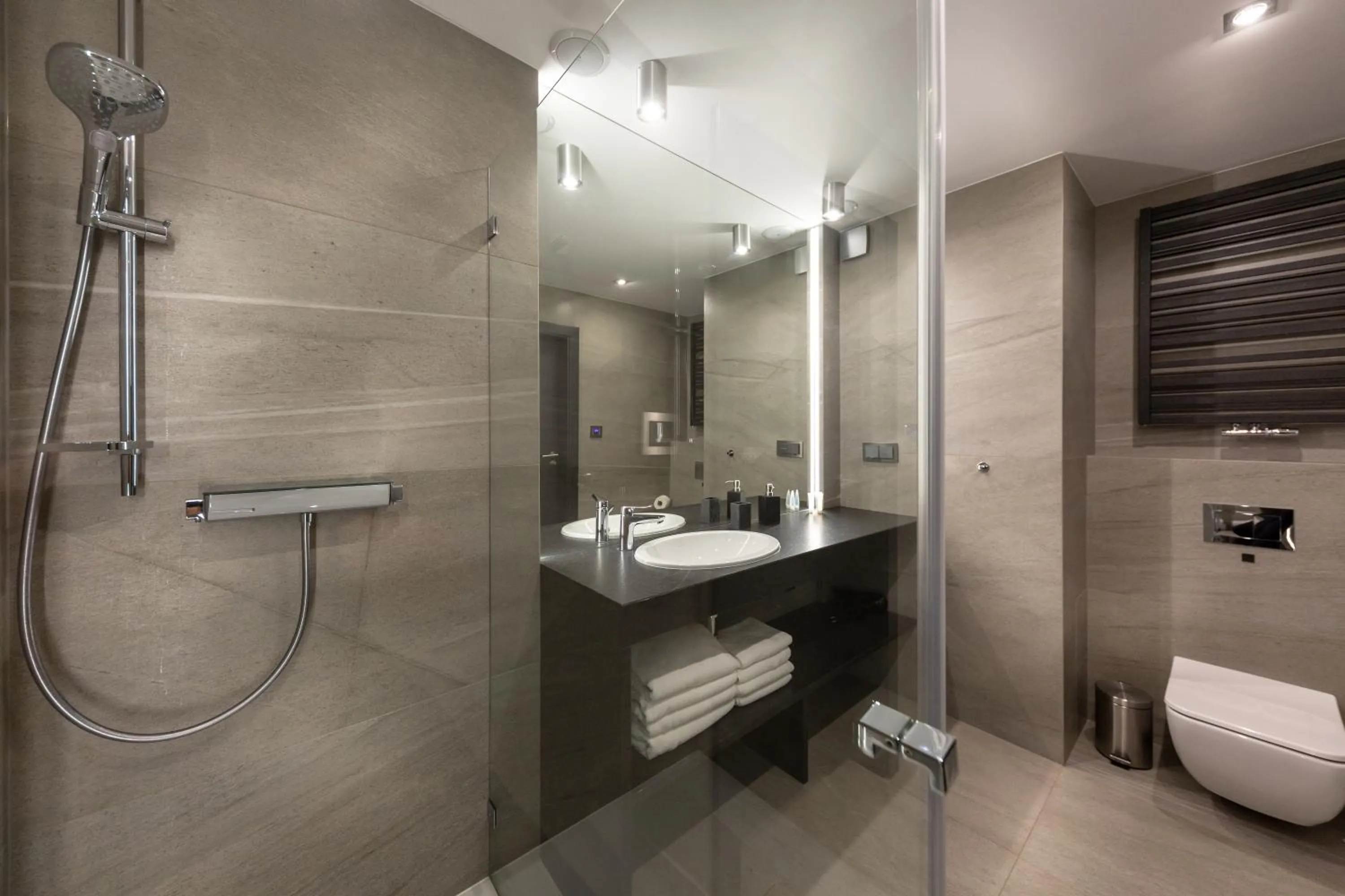 Shower in Aparthotel New Lux