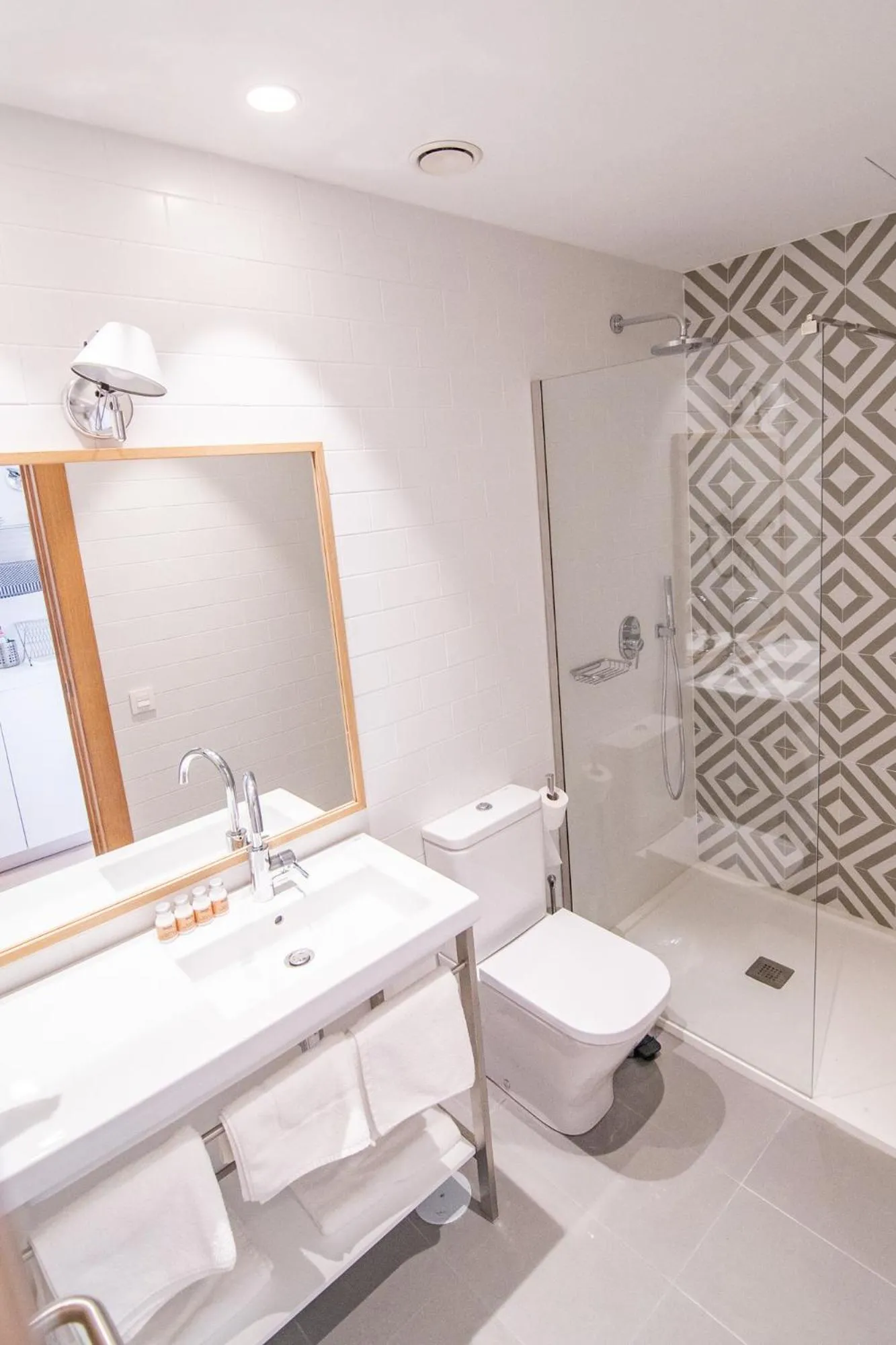 Bathroom in Plaza Mayor Suites & Apartments