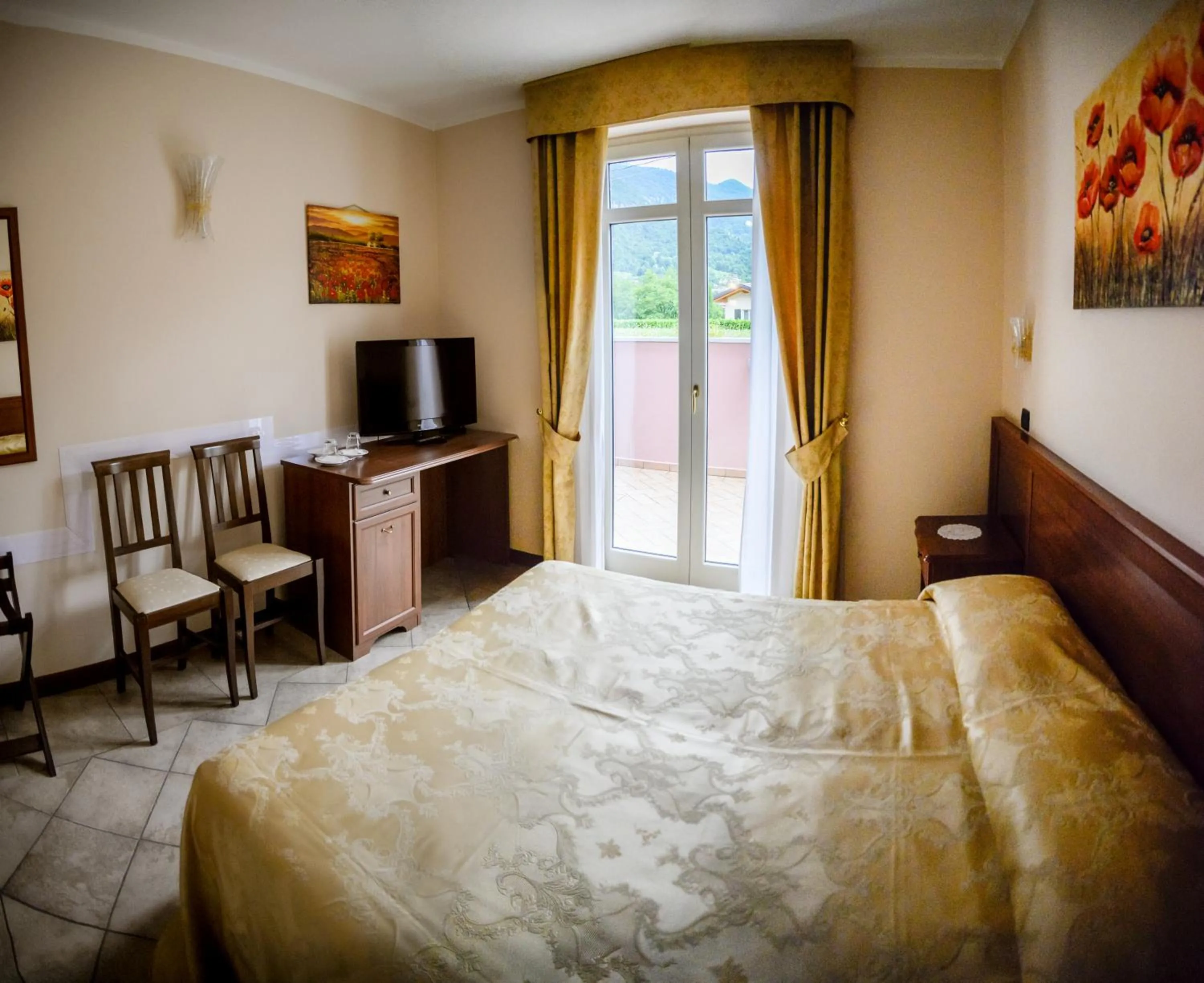 Bedroom, Bed in Hotel Al Poggio Verde