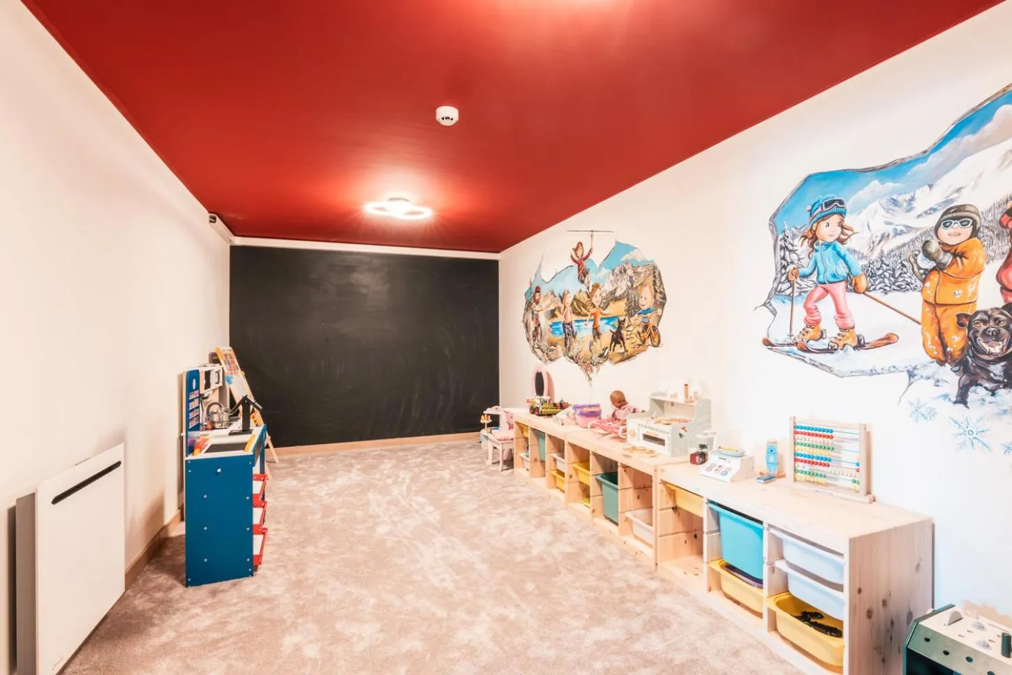 Children play ground in L'Escale (accès en télécabine)