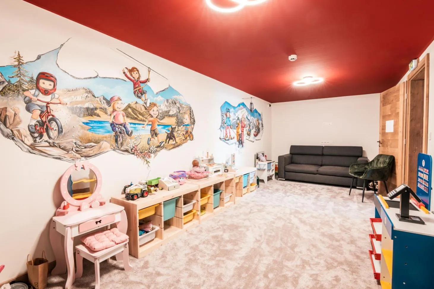 Children play ground in L'Escale (accès en télécabine)