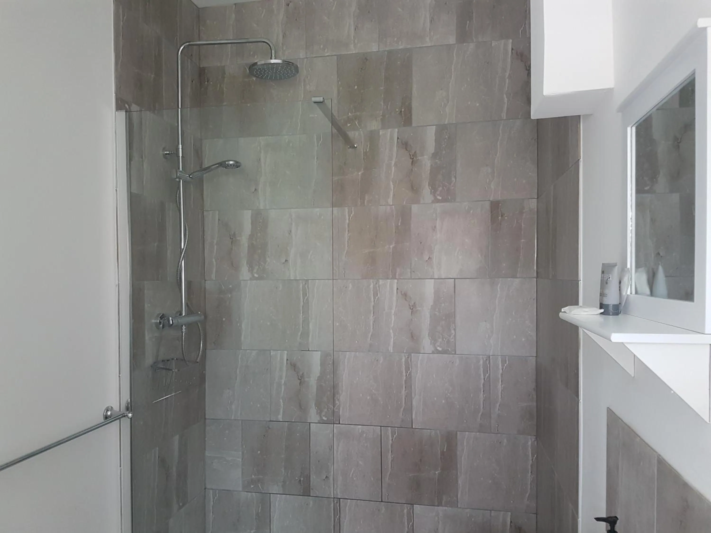 Shower in The Craigside